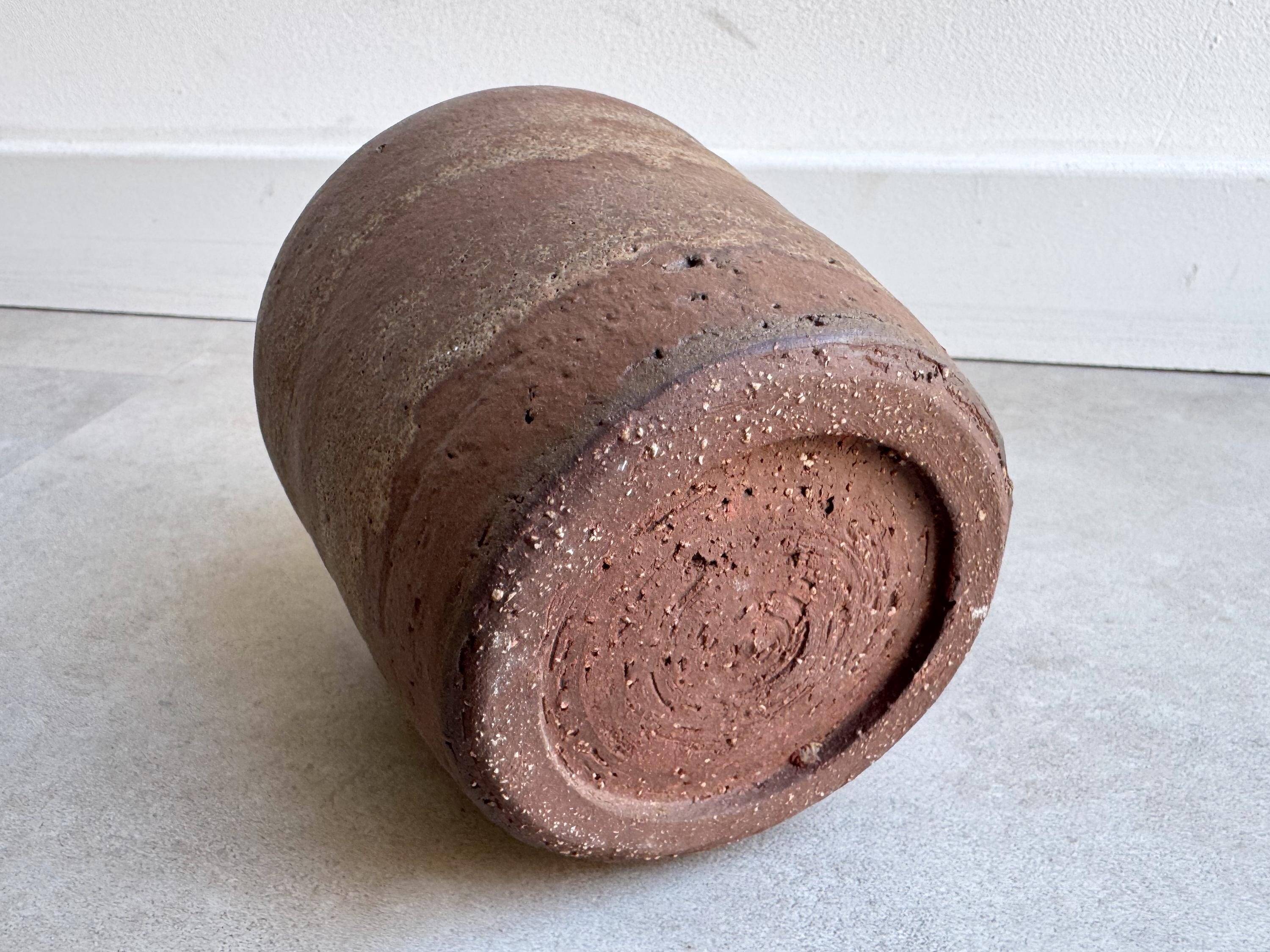 Petit vase en céramique vintage.