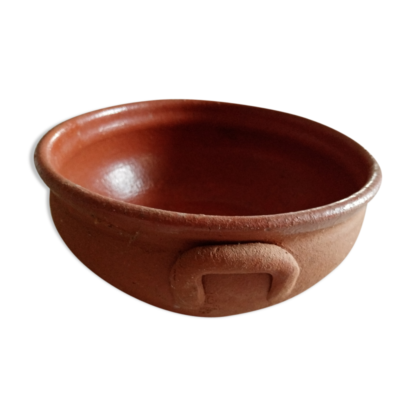 Round terracotta dish