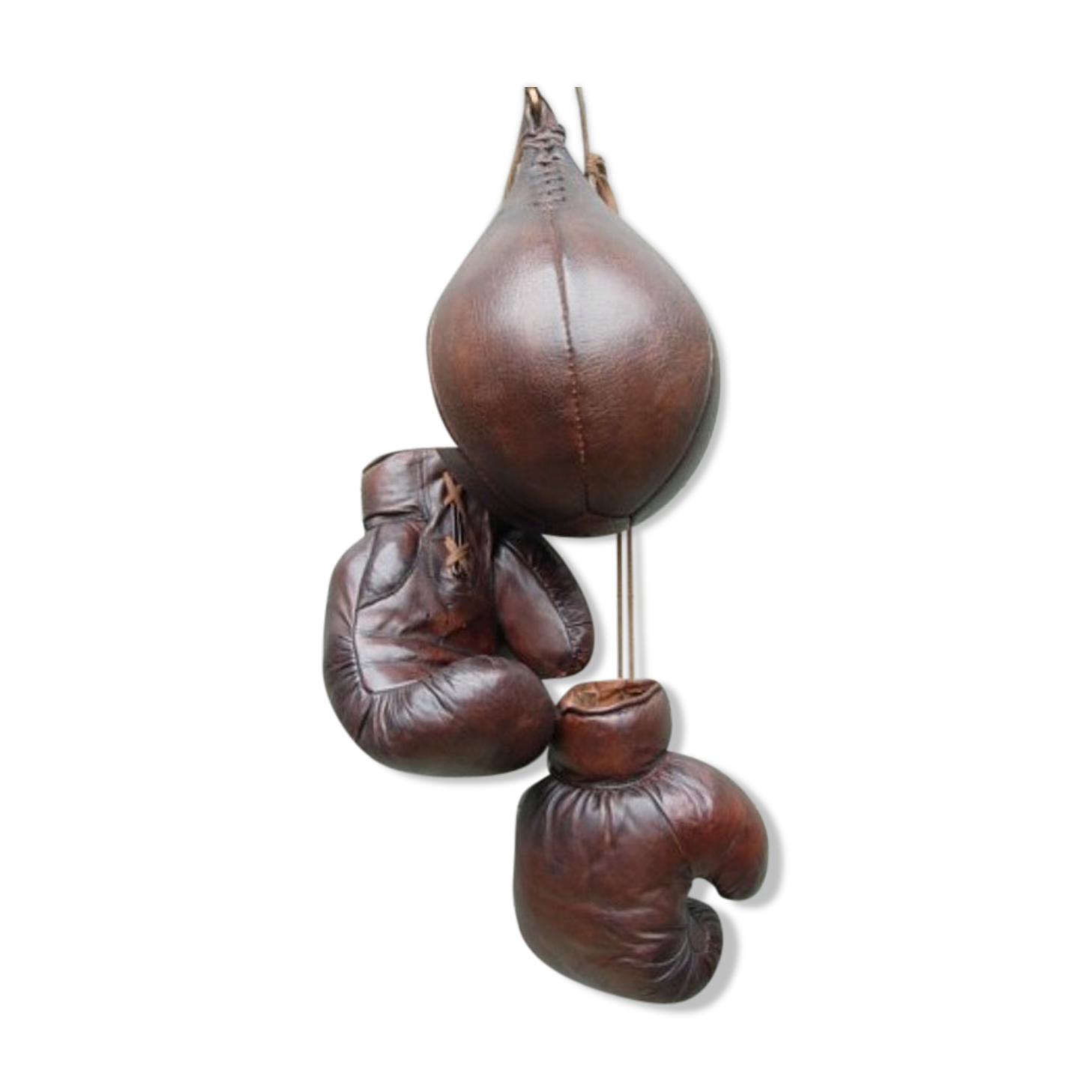 Paire de gants de boxe et speed ball en cuir