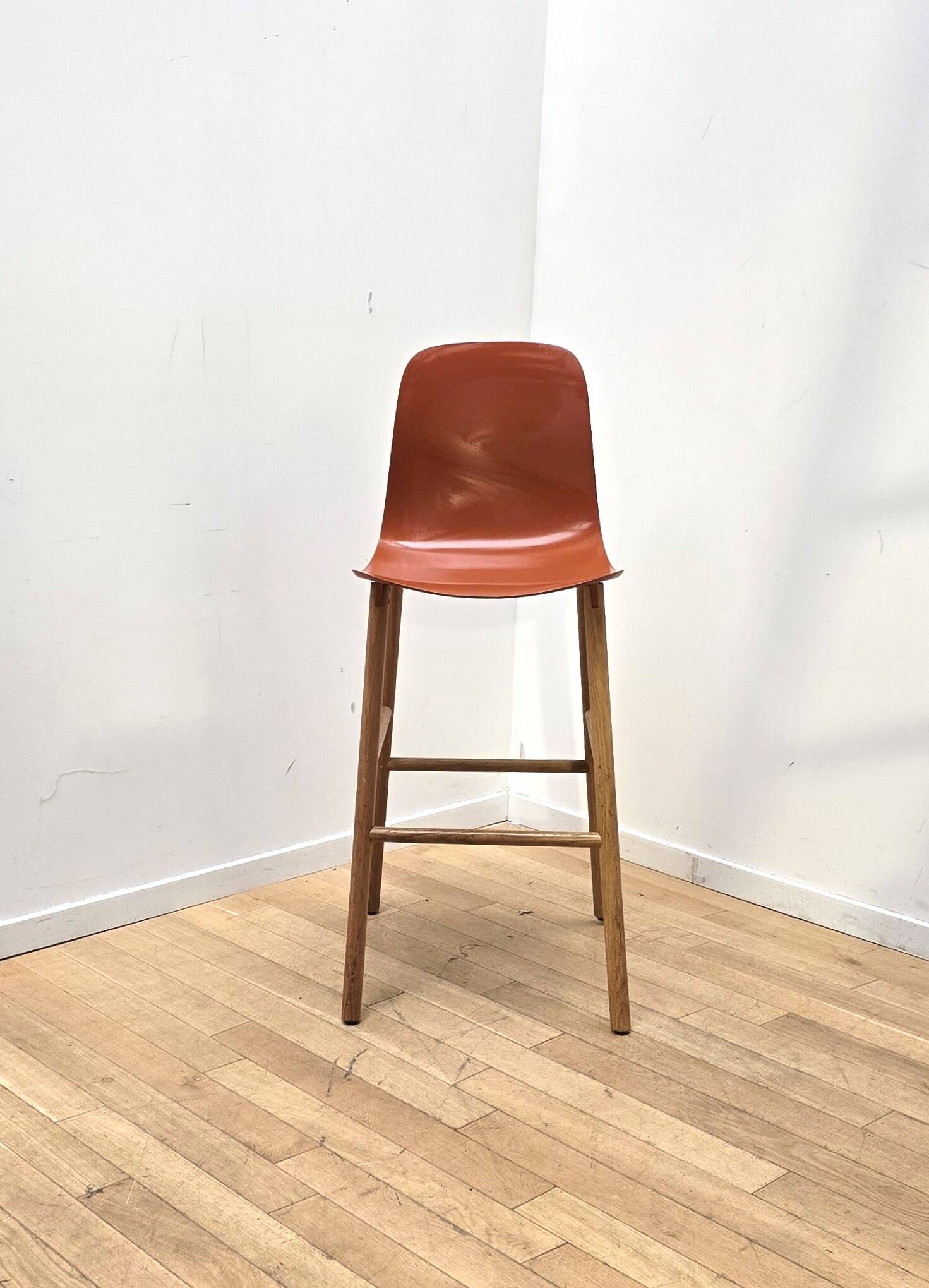 Sharky bar stool, Kristalia