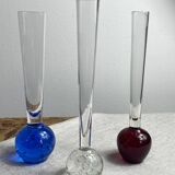 Trio de vases type soliflore en verre pieds boule