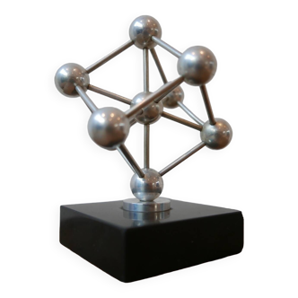 Modèle de bureau du milieu du siècle du bâtiment « Atomium »