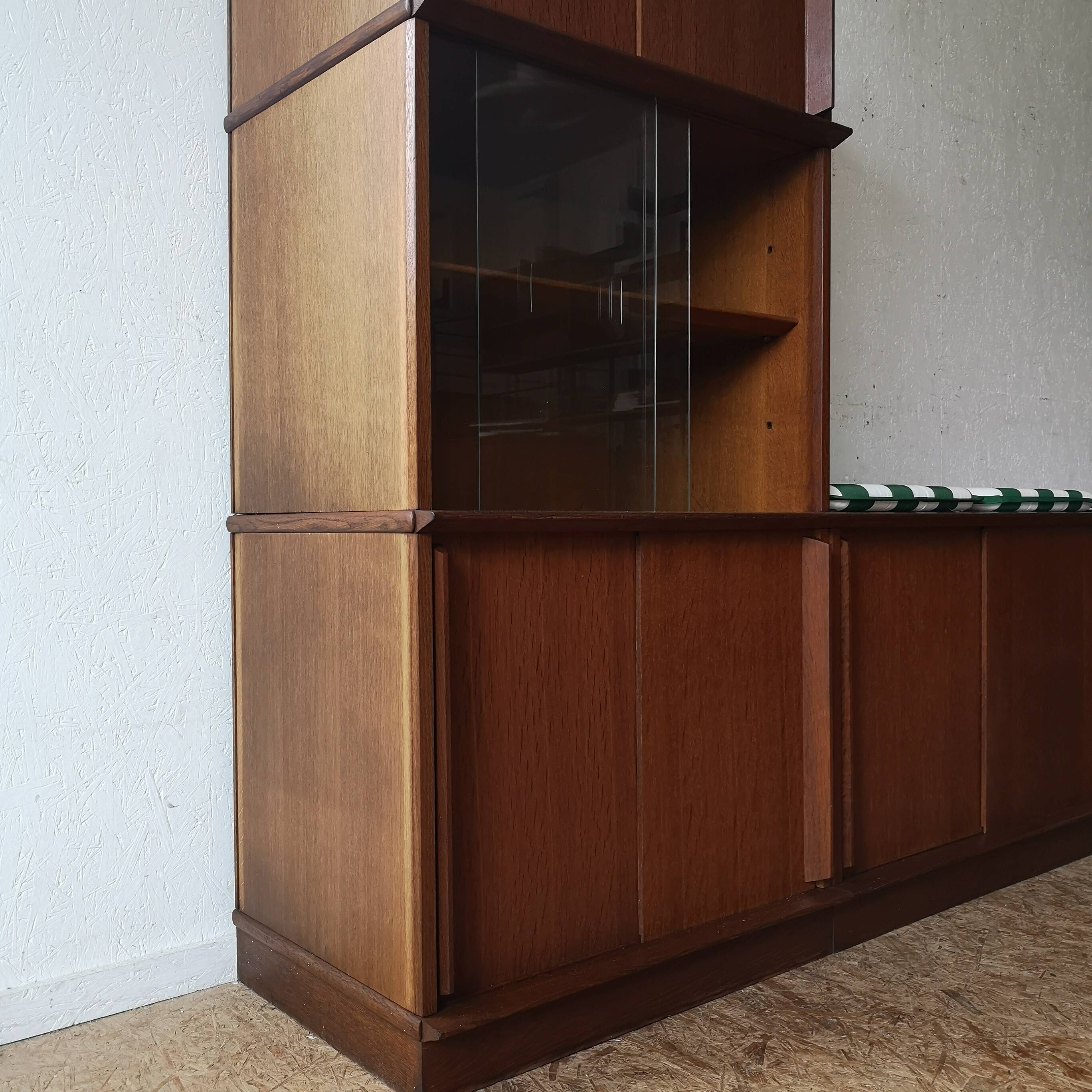 Asymmetrical Oscar furniture from the 60s/70s.