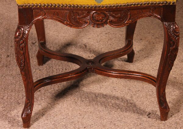 12 chaises de style Louis XIV en chêne
