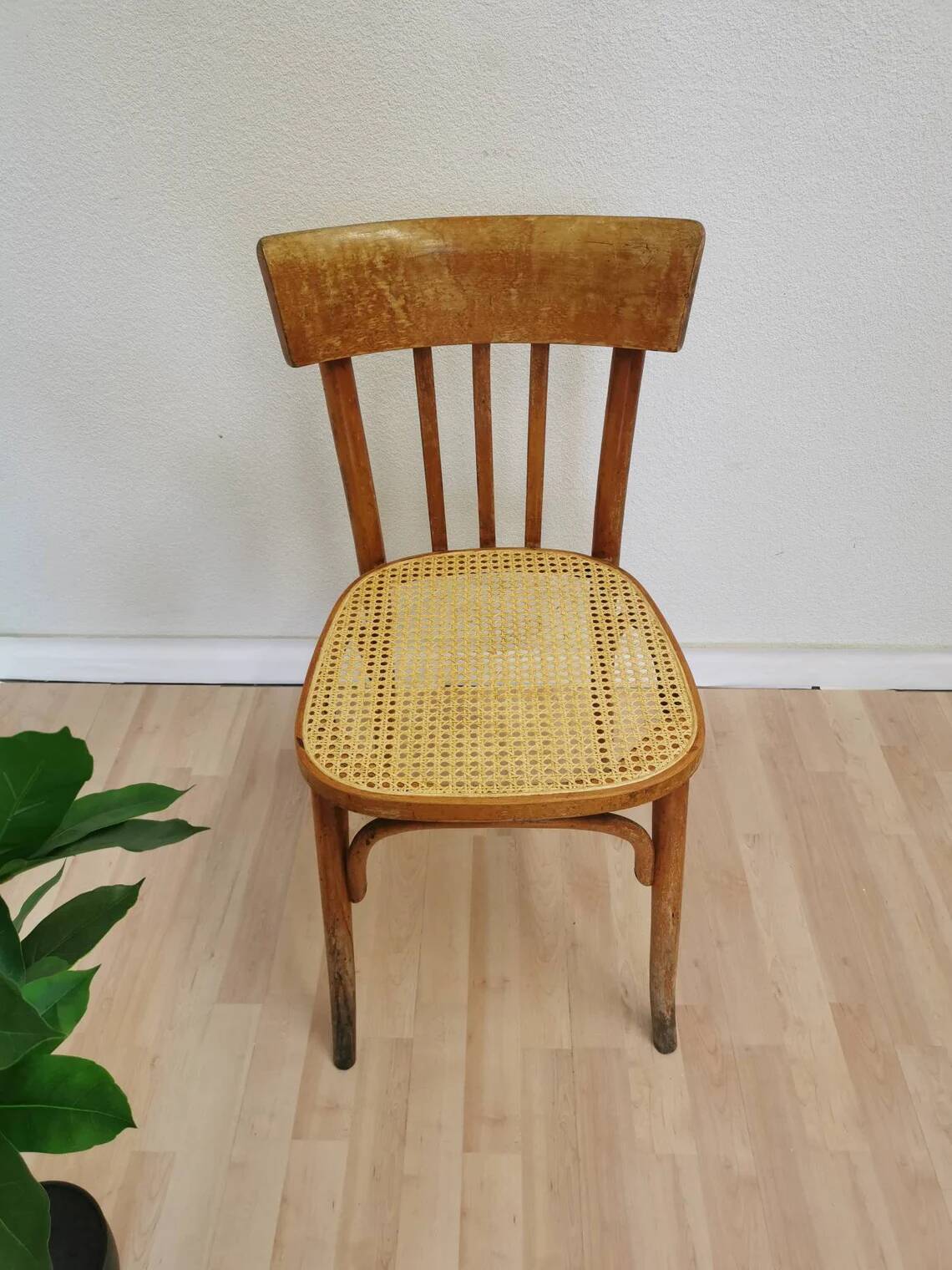 Chaise de salle à manger vintage en rotin : Yougoslavie des années 1970, intérieur bohème