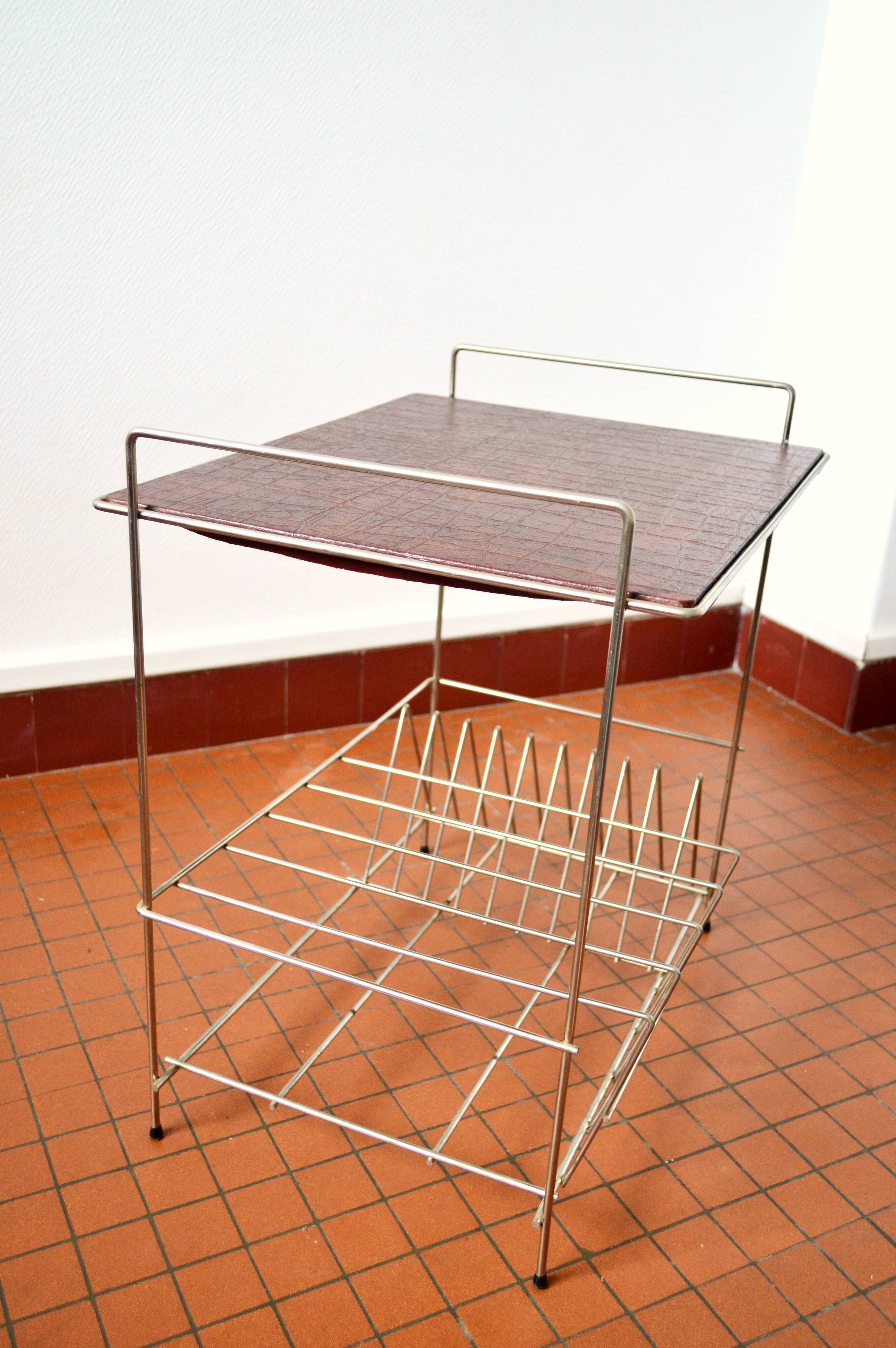 Wired 60s vinyl table