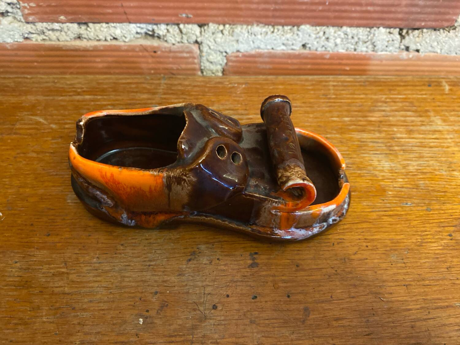 Cendrier ancien Vallauris céramique multicolore forme chaussure vintage