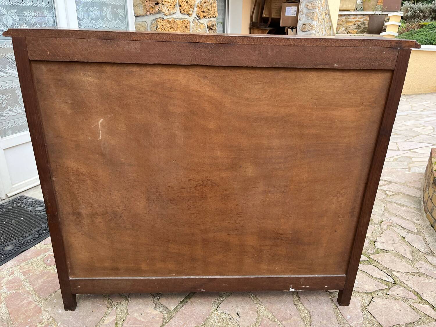 Bibus bookcase in carved wood