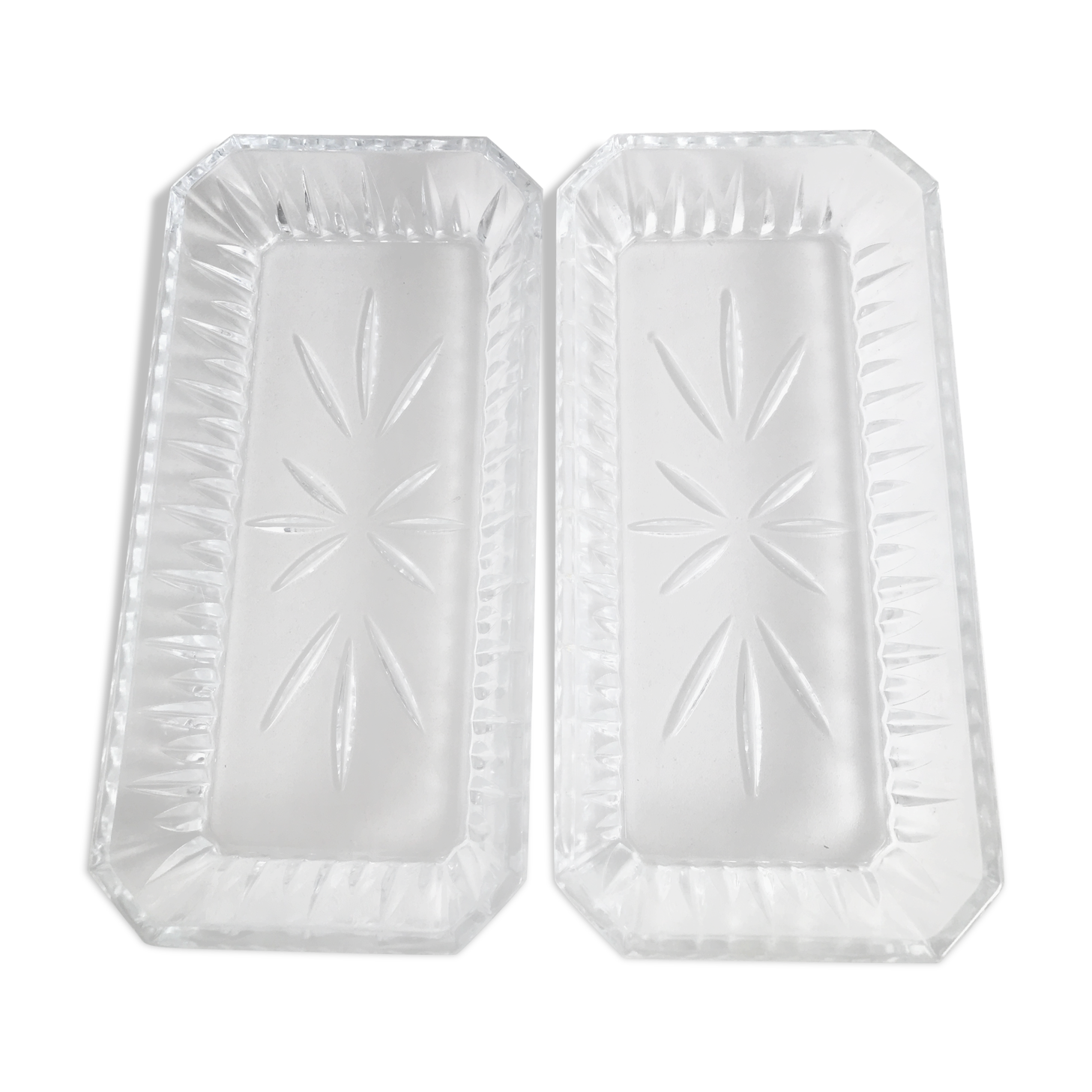 2 vintage glass aperitif cups