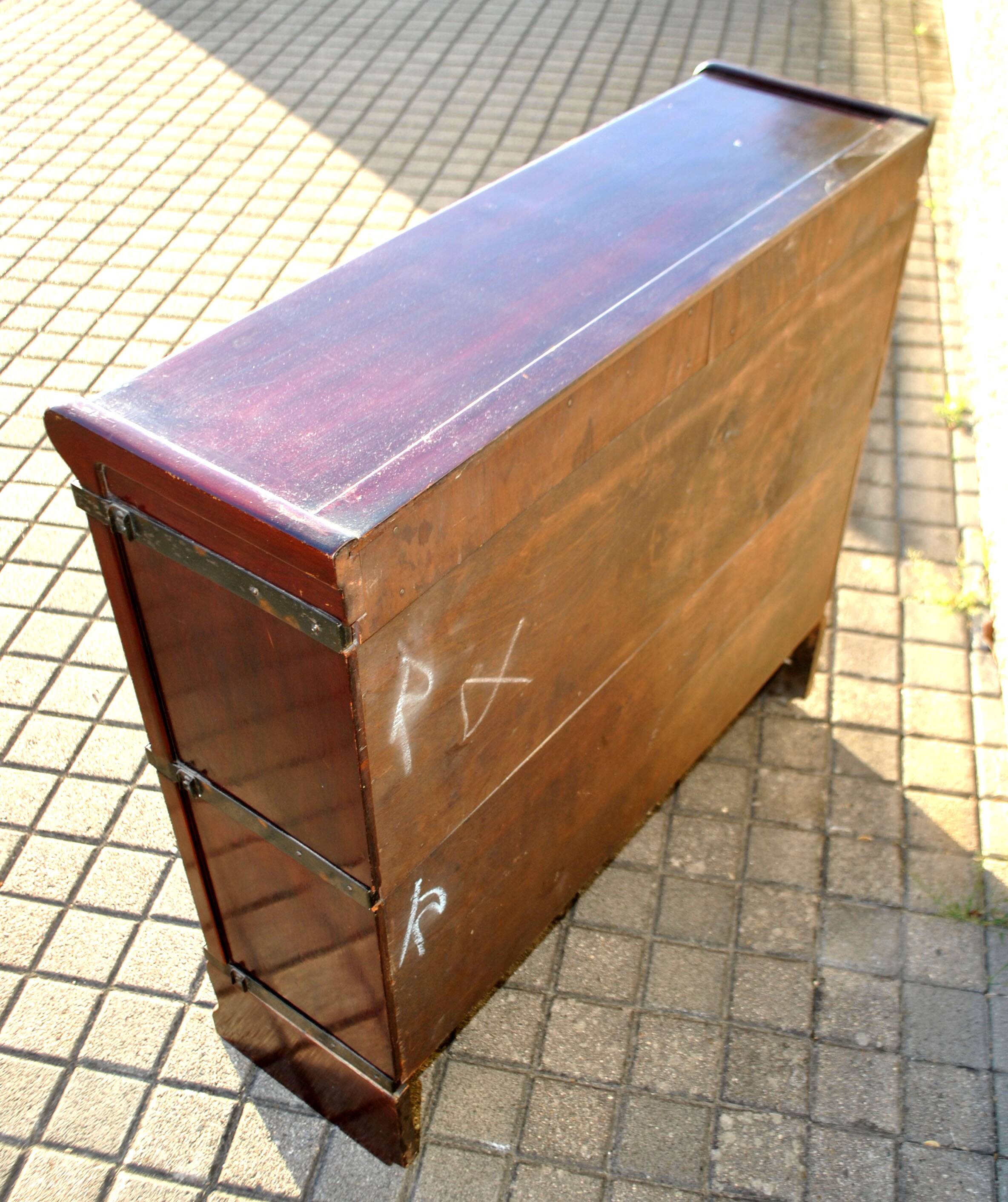 Mahogany glass-fronted bookcase THE GLOBE WERNICKE LONDON 1900, a piece of furniture