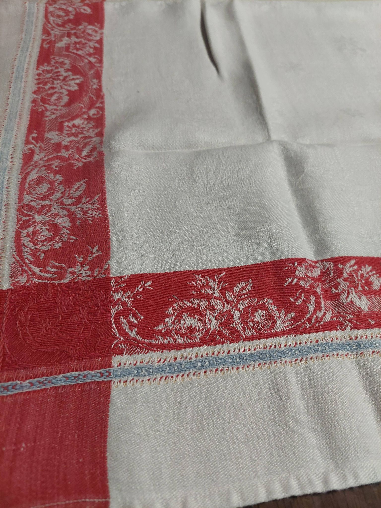 Antique red and white damask thread tablecloth ten napkins 150 X 190 cm