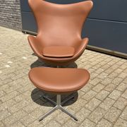 2x Fritz Hansen Egg Chair +1x Ottoman in Cognac leather NIEUW!!