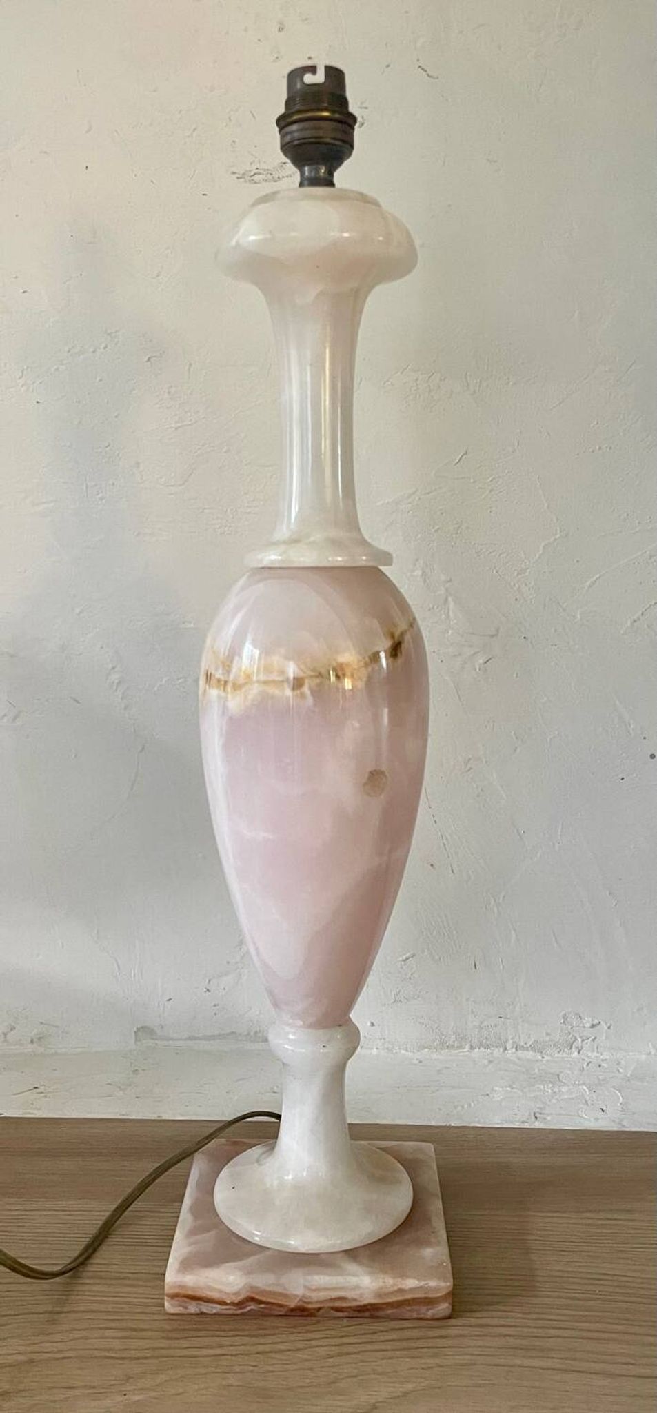 Pied de lampe en onyx rose et blanc
