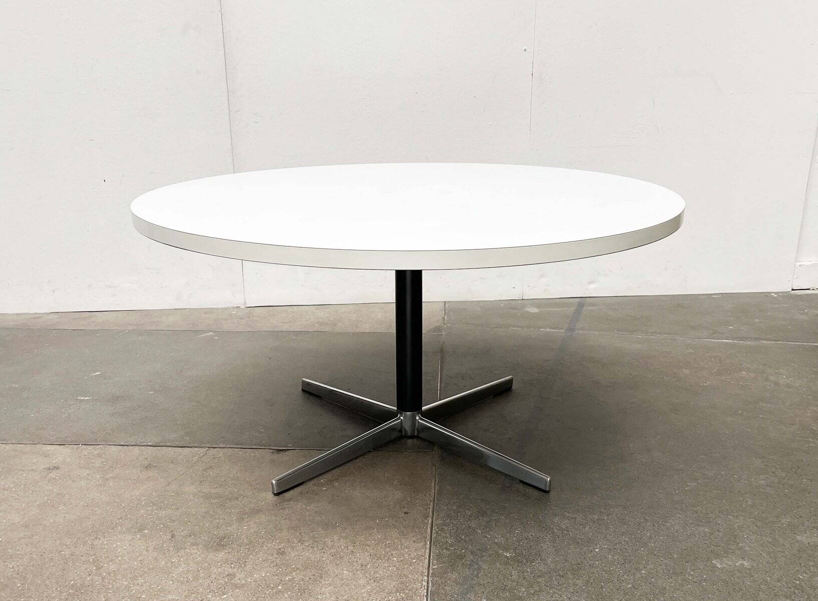 Mid-century modern minimalist space coffee table from Wiener Werkstätte, 1960s.