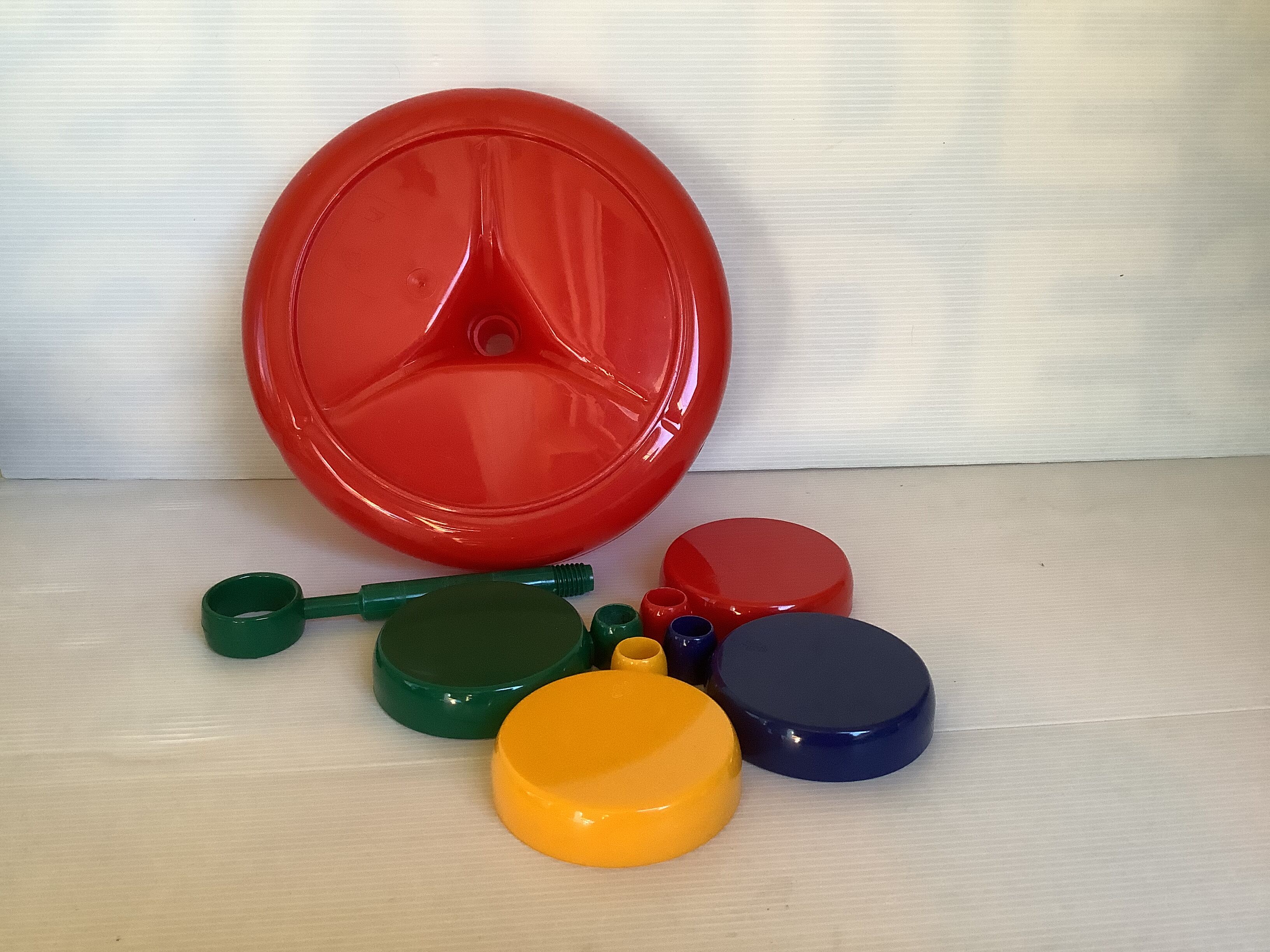 Servant with 4 plastic cups Emsa style