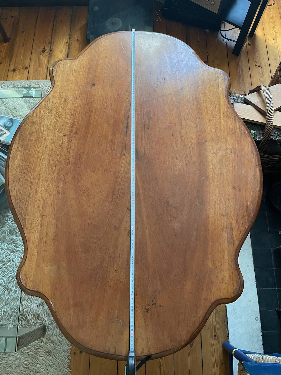 Violin table