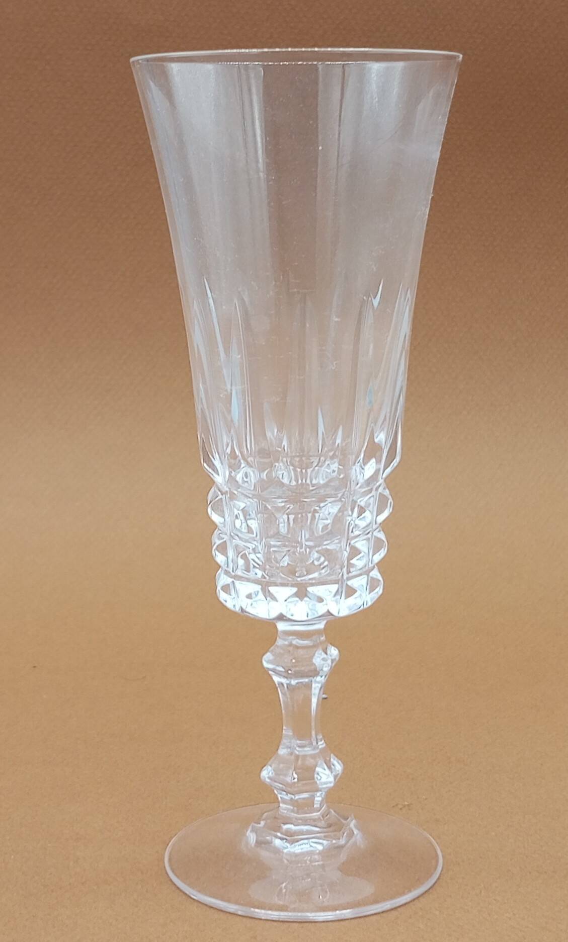 Crystal flute from Arques model "Tuilerie"