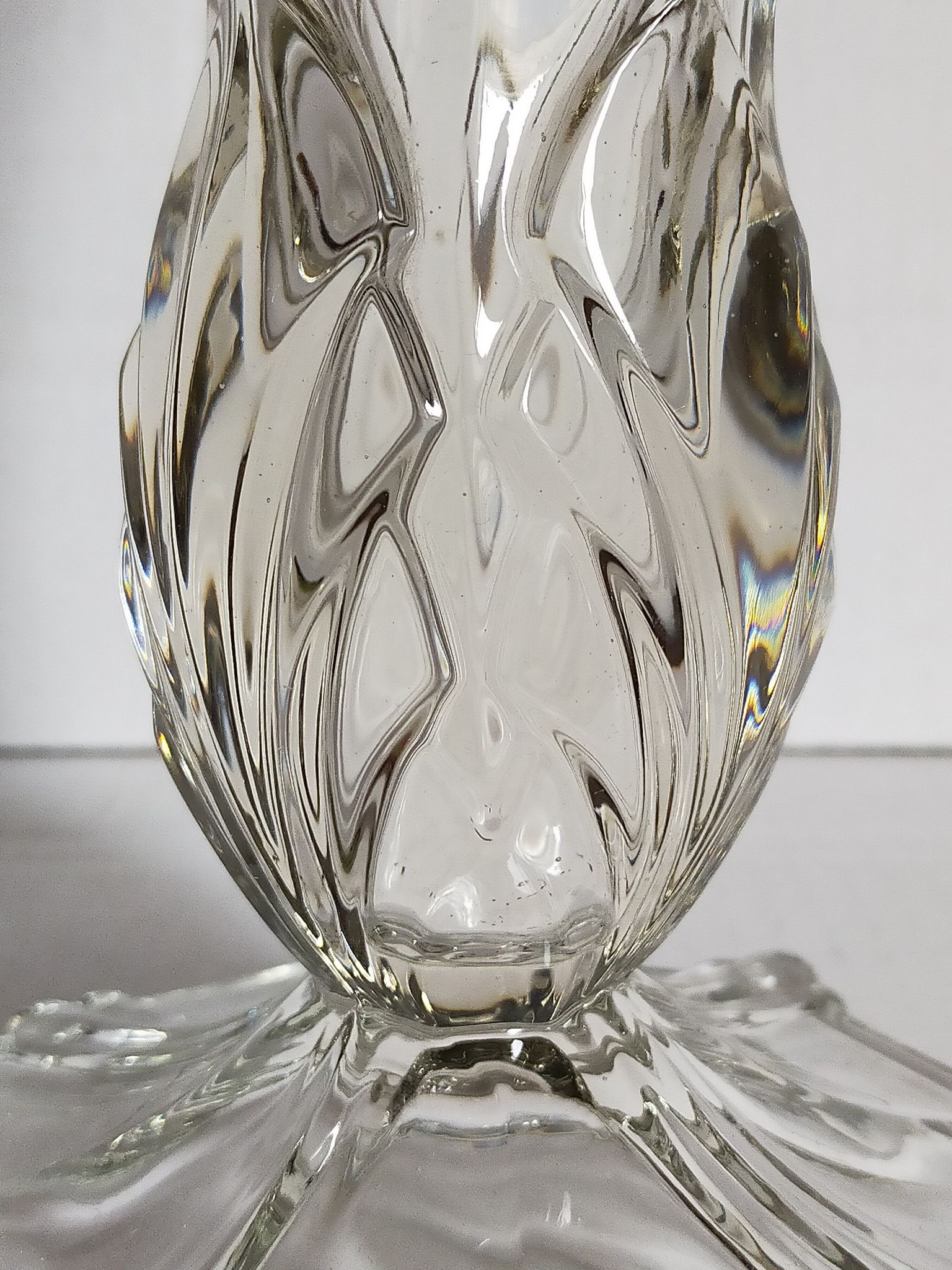 Art-Deco high foot vase in molded crystal early twentieth century