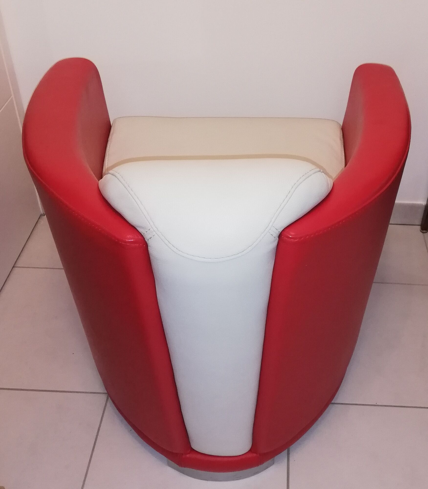 Pair of club chairs "Hotel" two-tone house Calia Italia