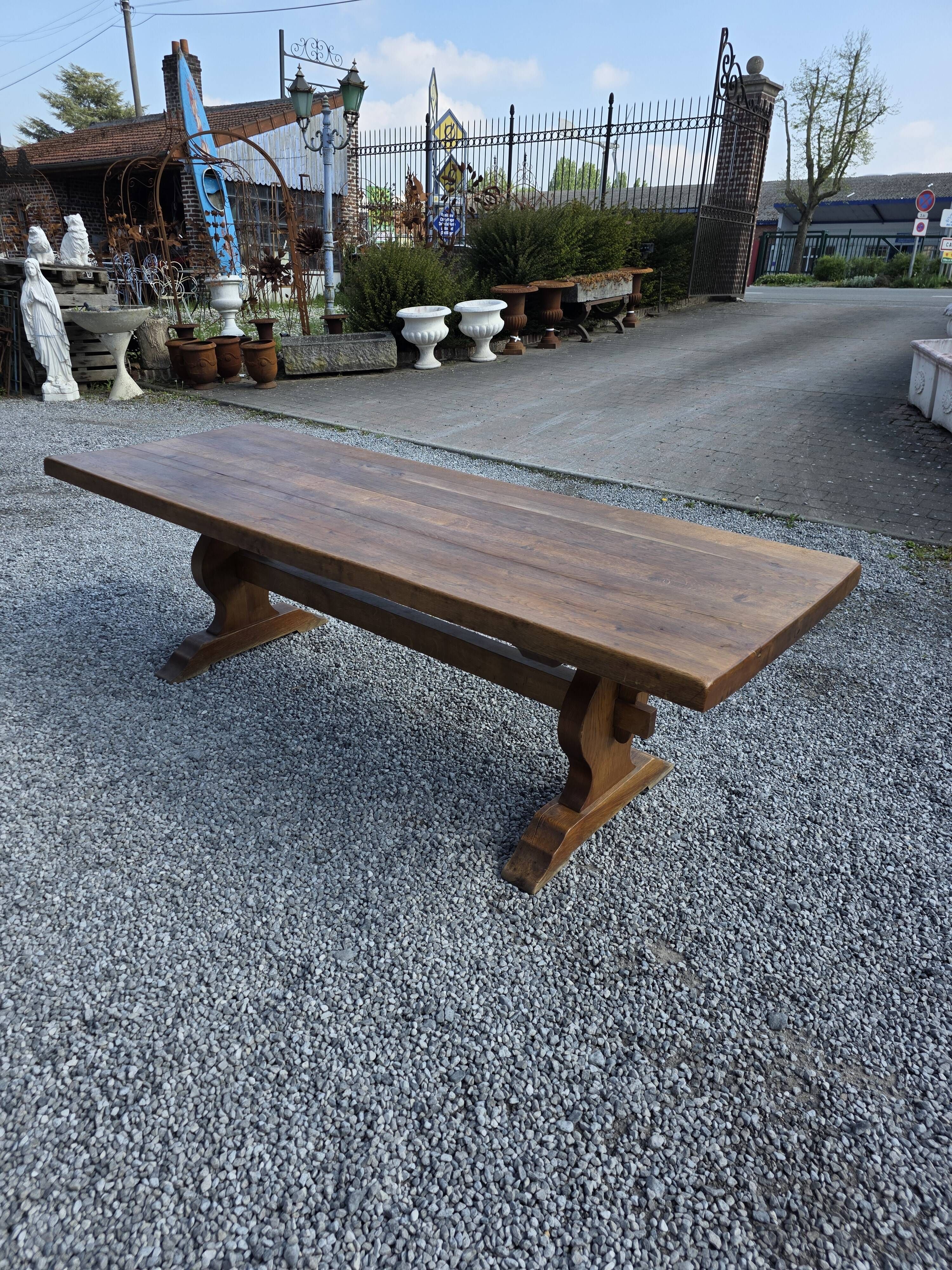 Table monastère en chêne massif,  243cm de L