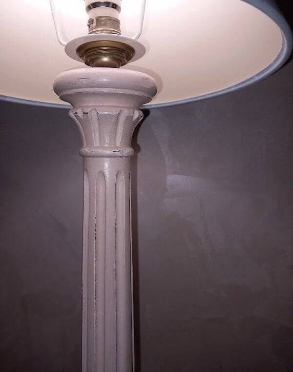 Table lamp