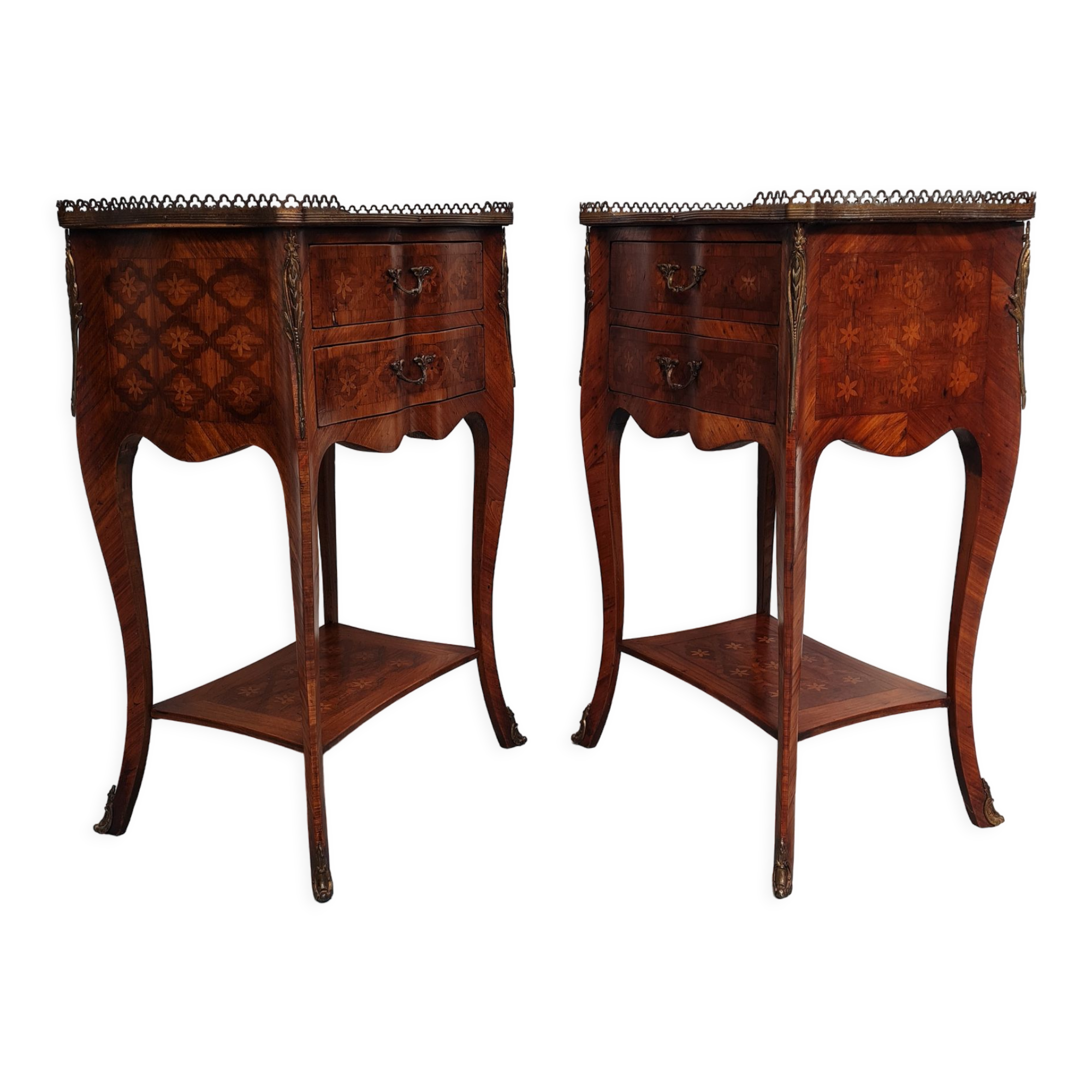 Paire de tables de chevet kingwood c1920
