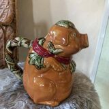 Pig pitcher