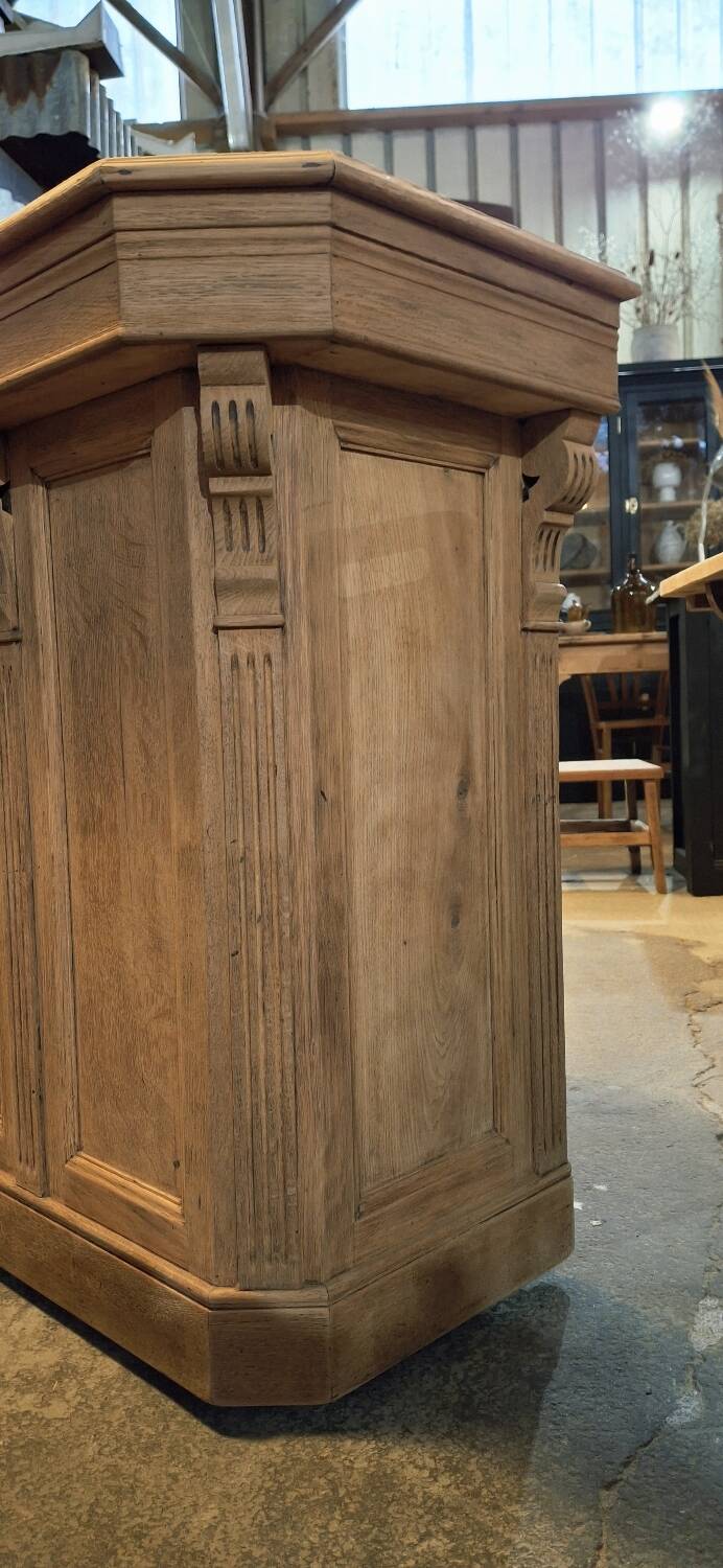 Antique counter