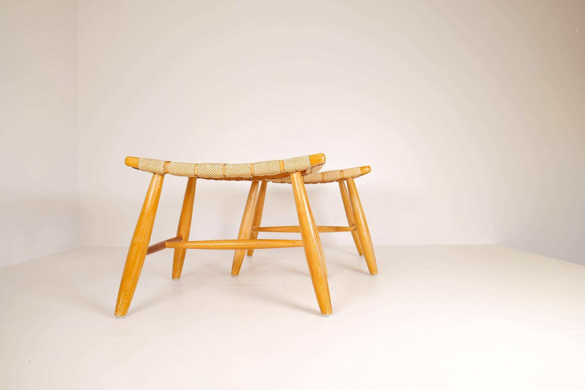 Pair of Swedish stools from the 1960s in lacquered birch, mid-century style.