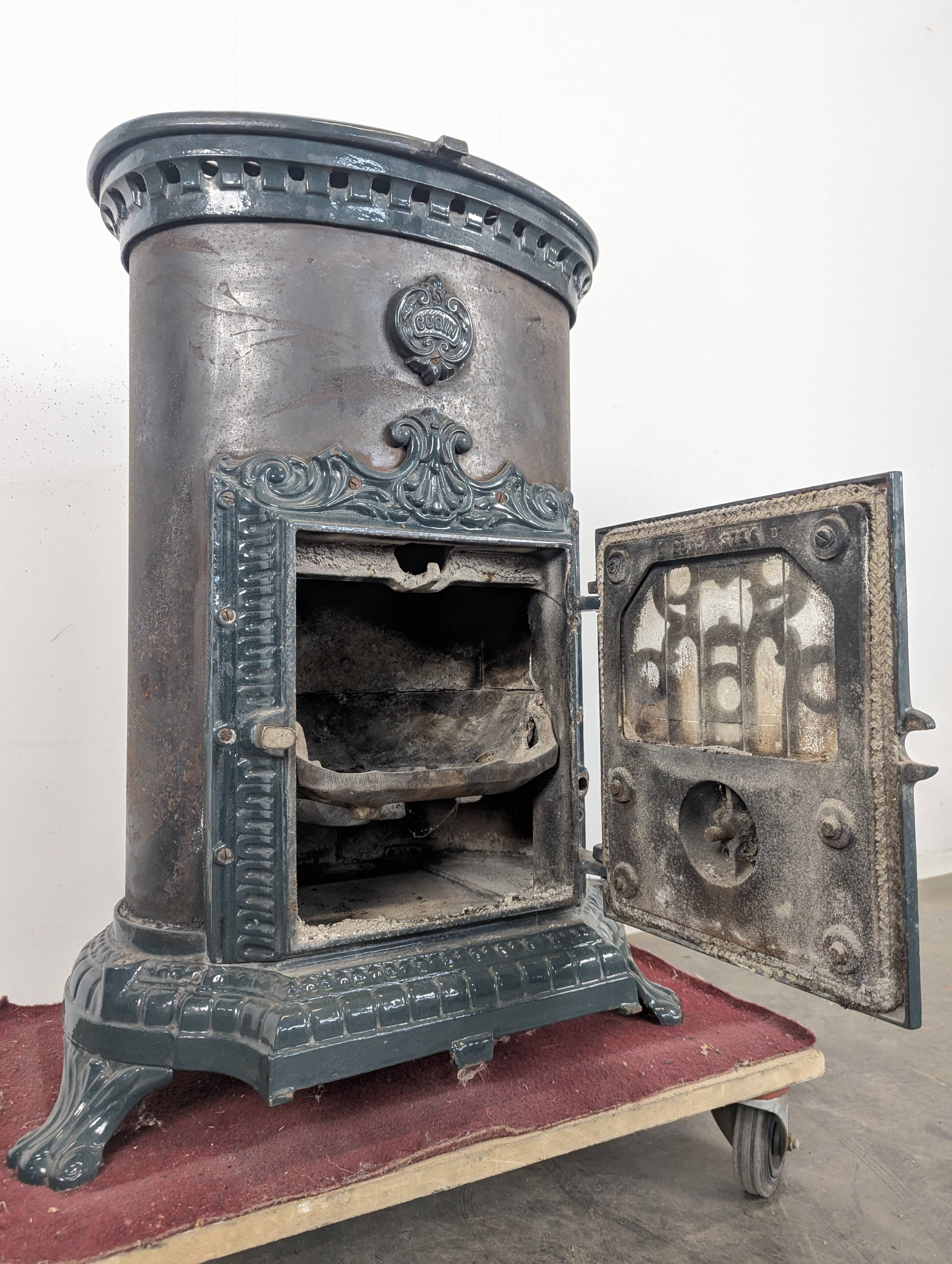 Poele à bois de marque Godin en fonte et acier