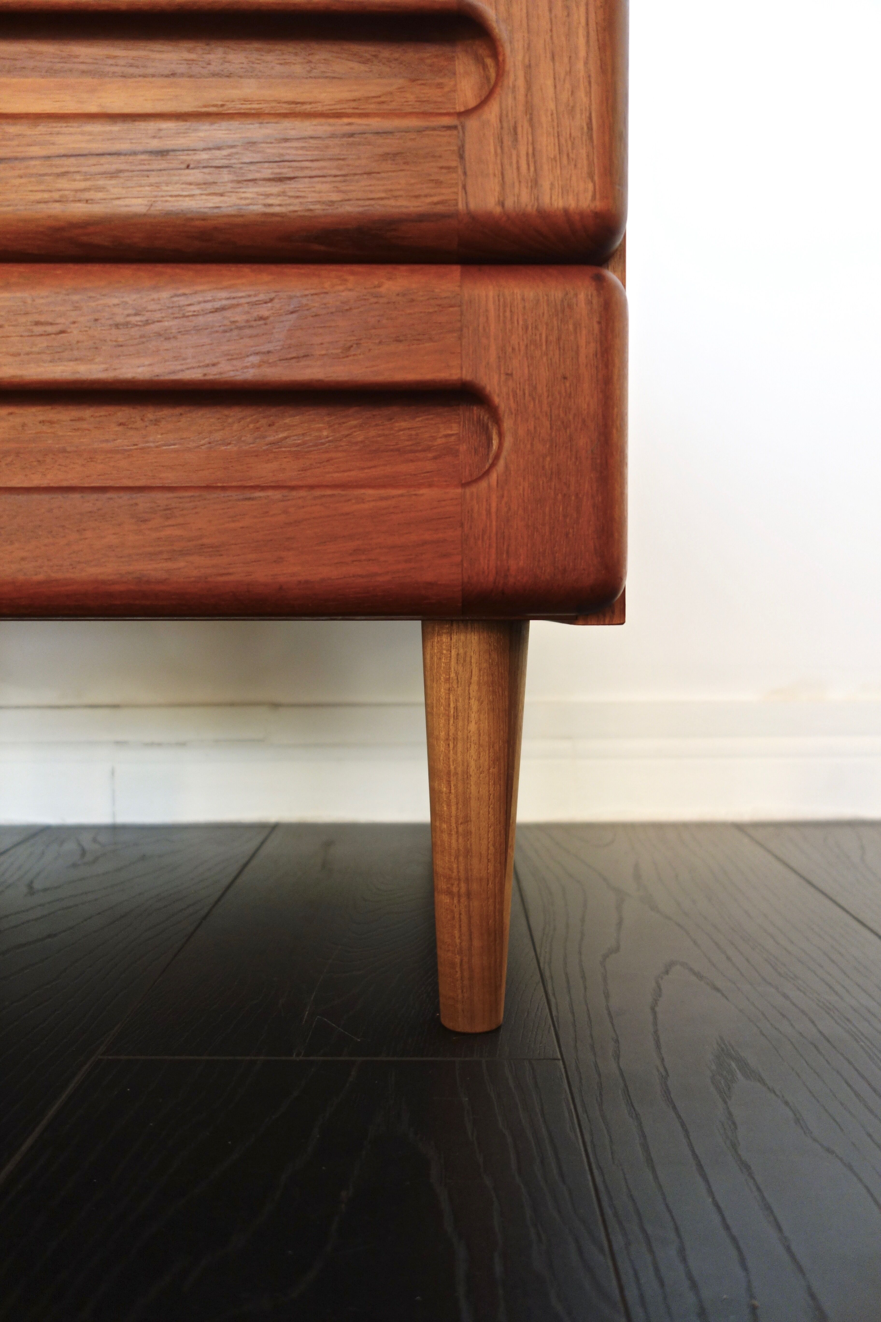 Danish teak chest of drawers 60s