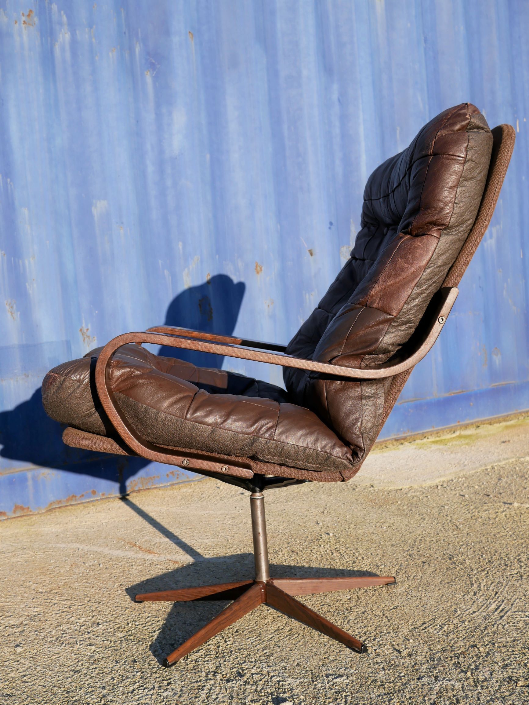 Armchair swivel vintage leather, wood and metal