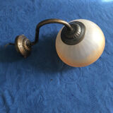 Wall lamp in brass and frosted glass