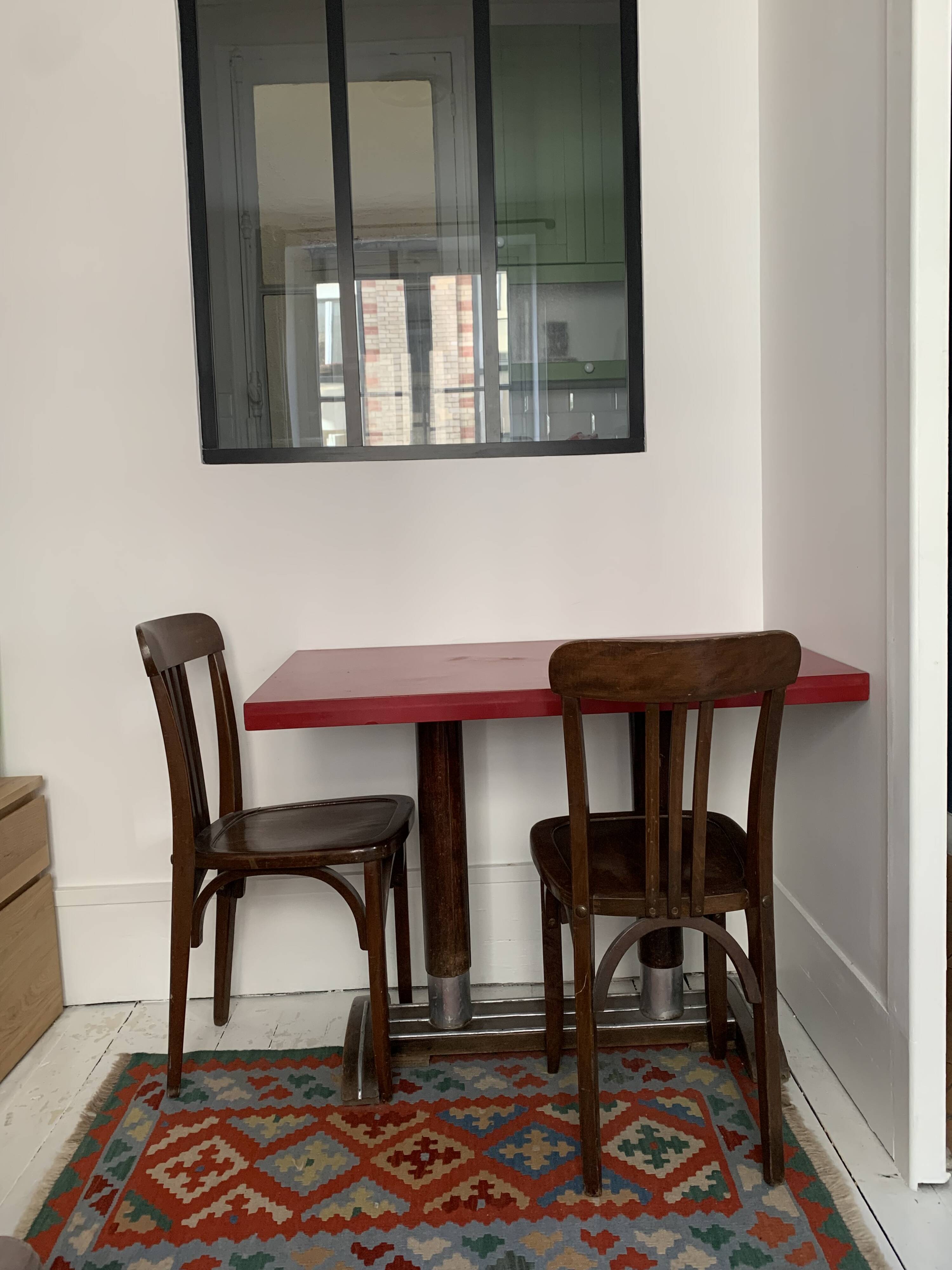 Bistro table in Formica
