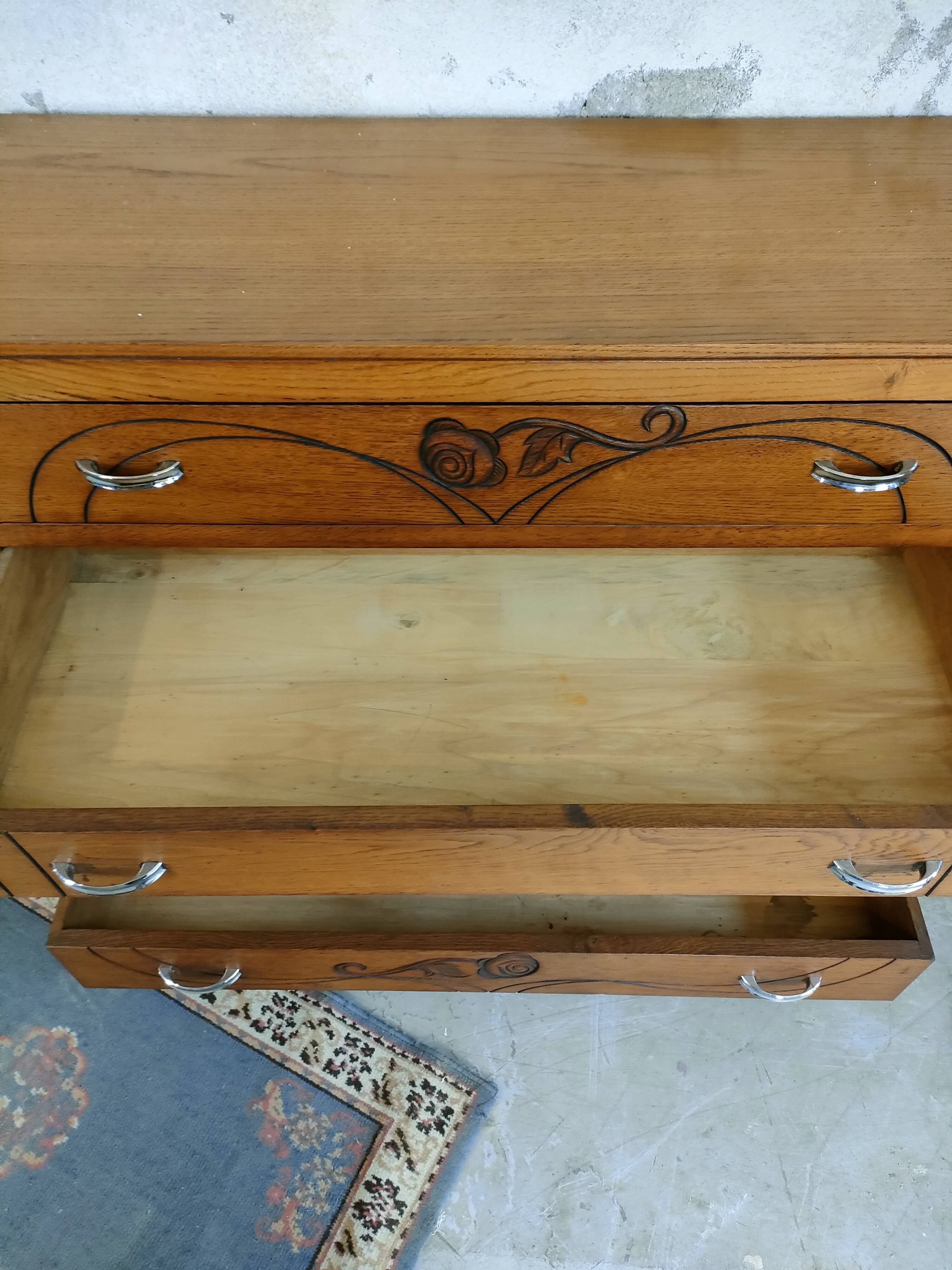 Art deco chest of drawers