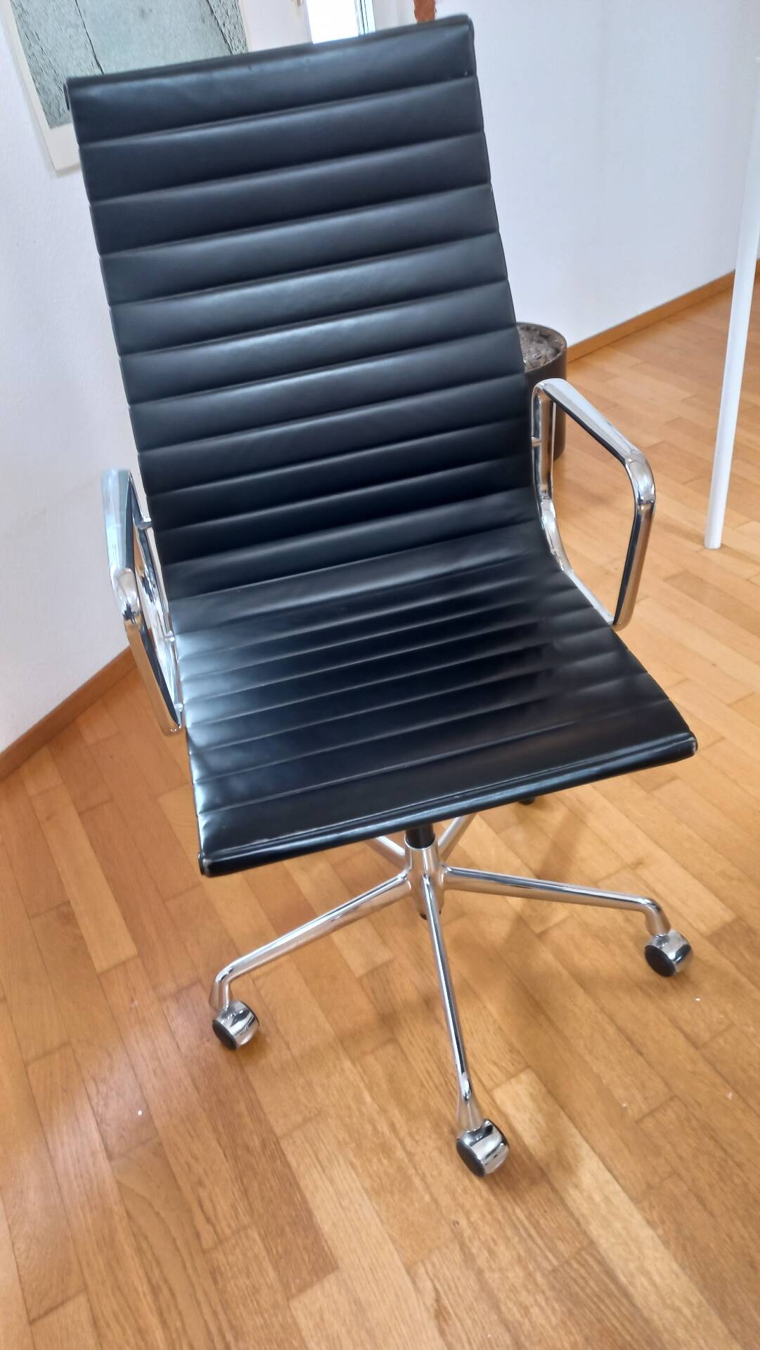 Charles Eames office chair
