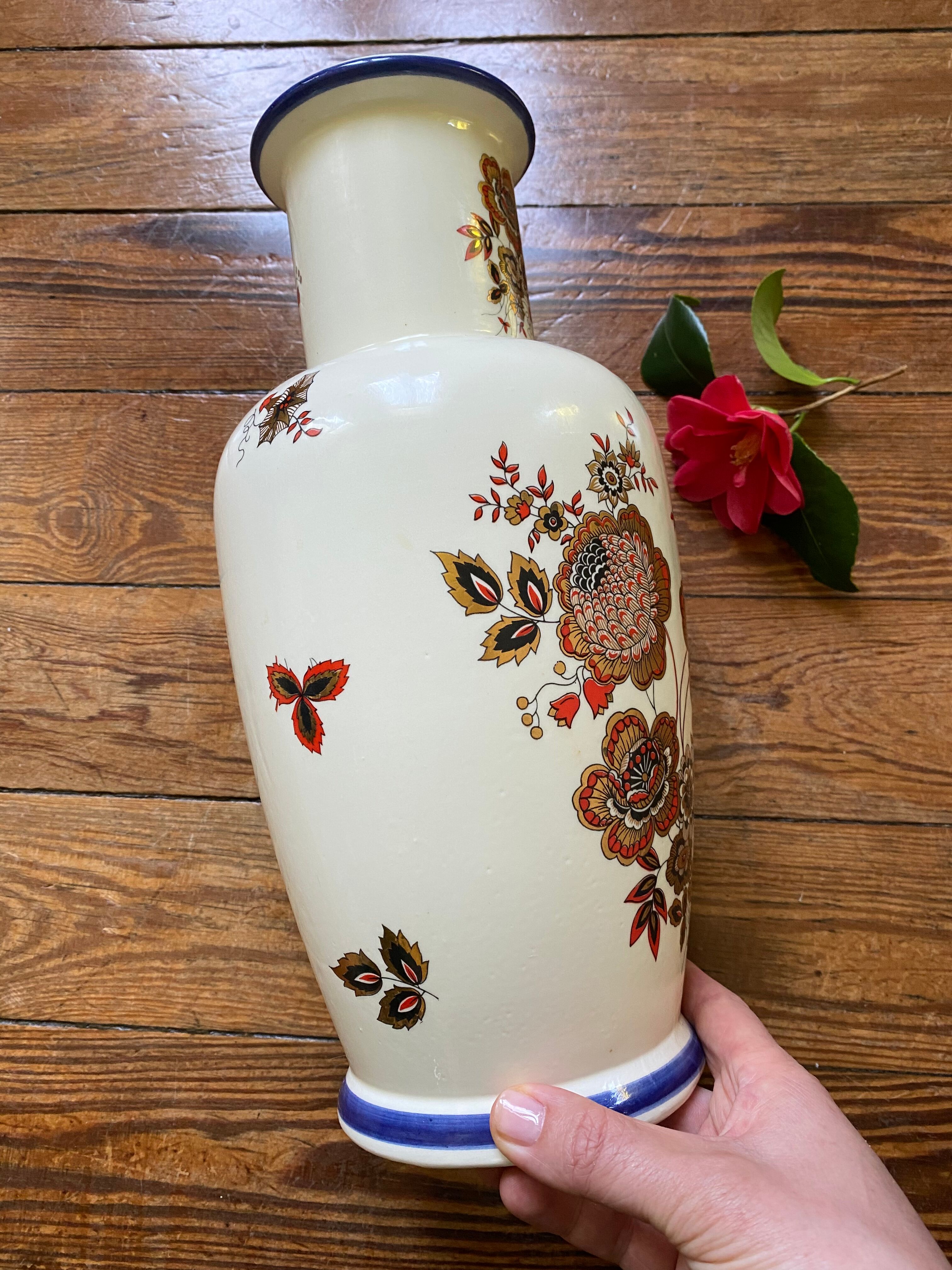 Japanese-style vase