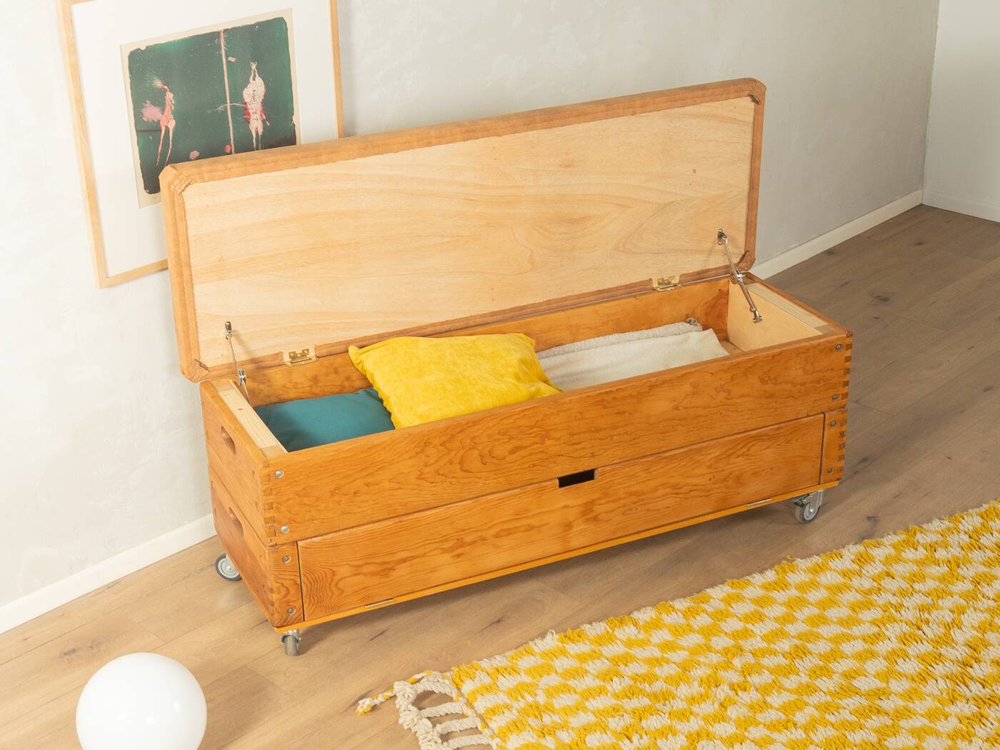 Unique vaulting box from the 1960s