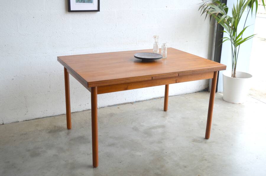 Teak table with Italian extensions 125cm