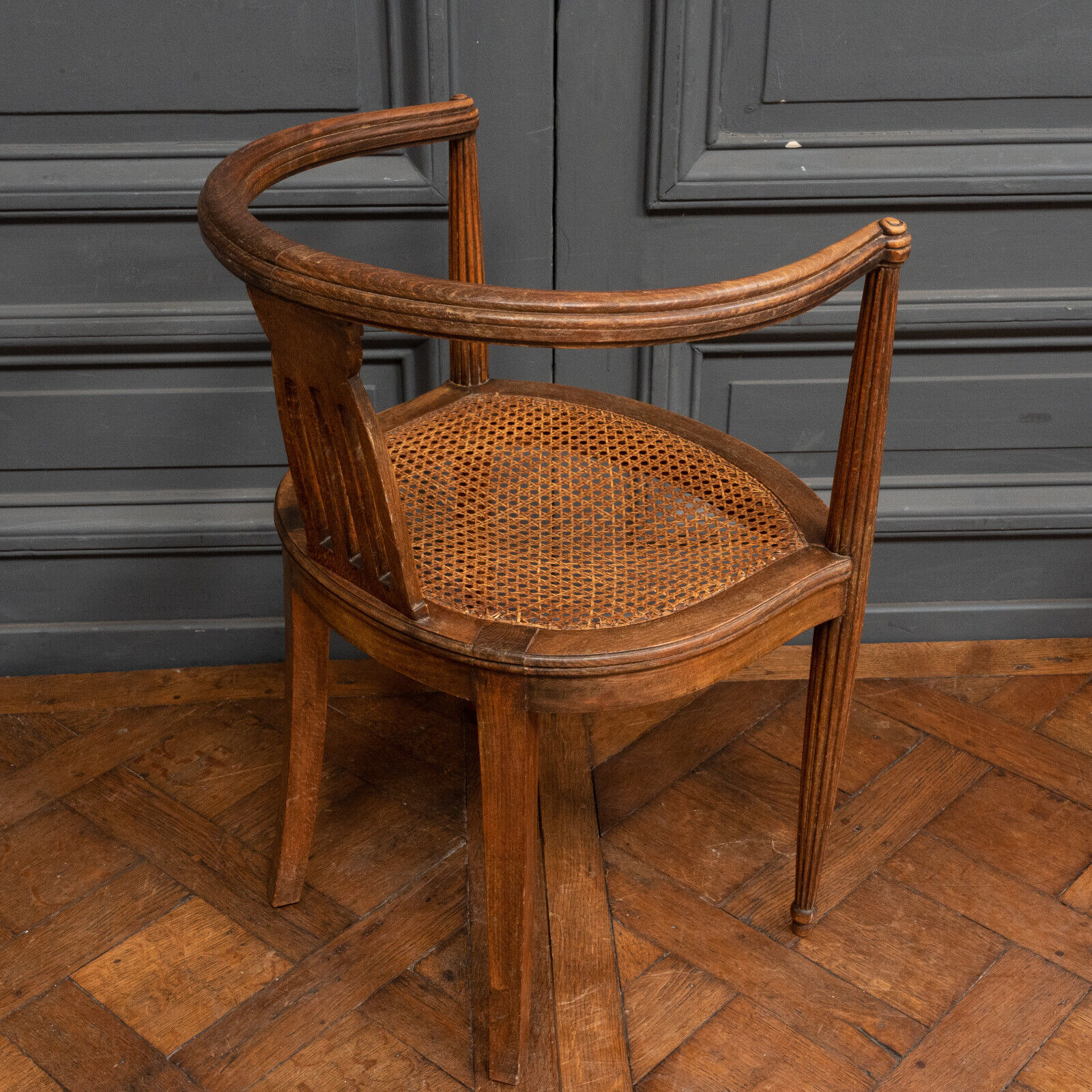 Office armchair with canning 1930 Art Deco floral decoration