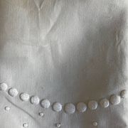 Drap de fil de lin brodé de pois sans monogramme 1950