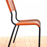 Chaise vermillon