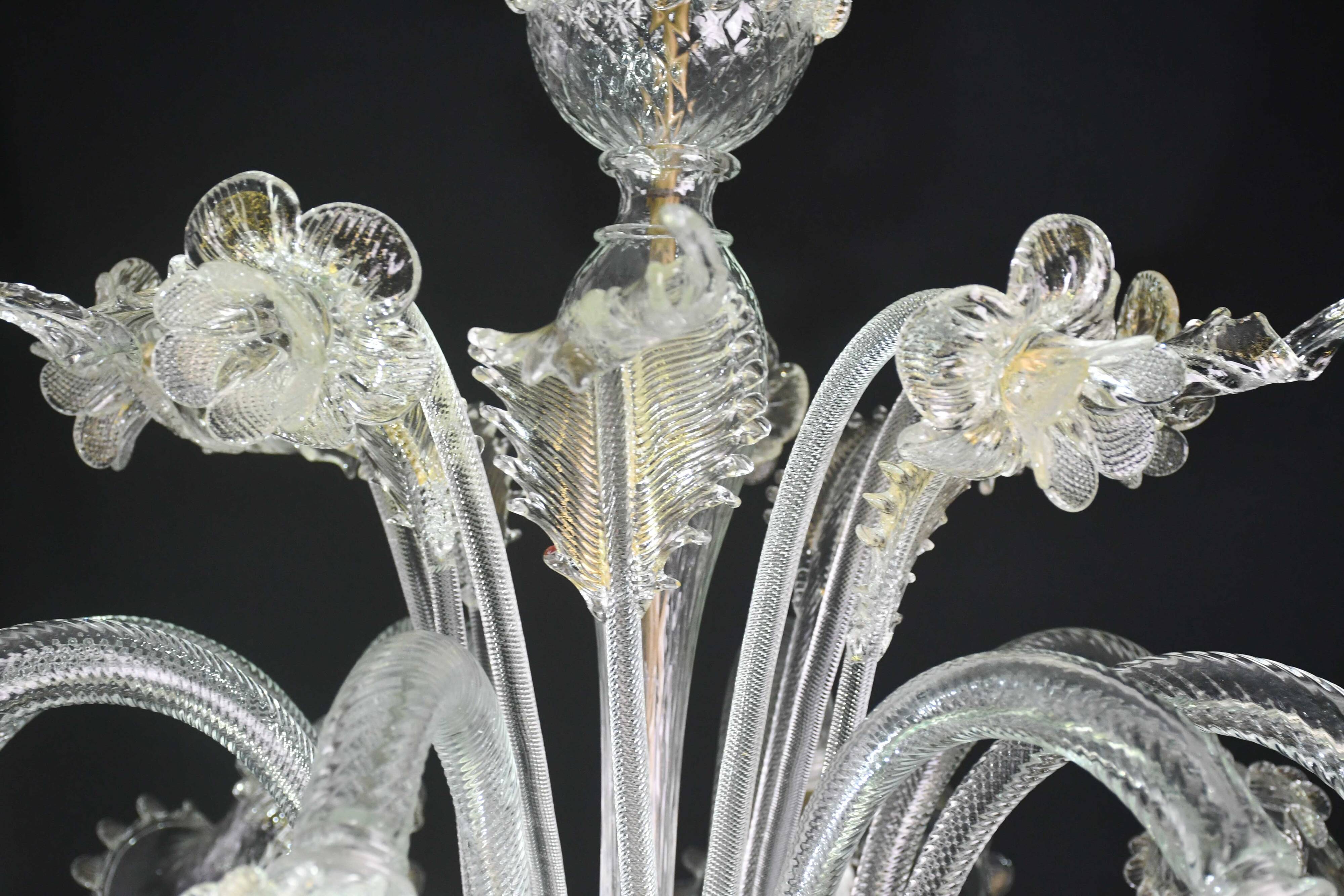 Wonderful large size Venetian chandelier, transparent and gold Murano glass
