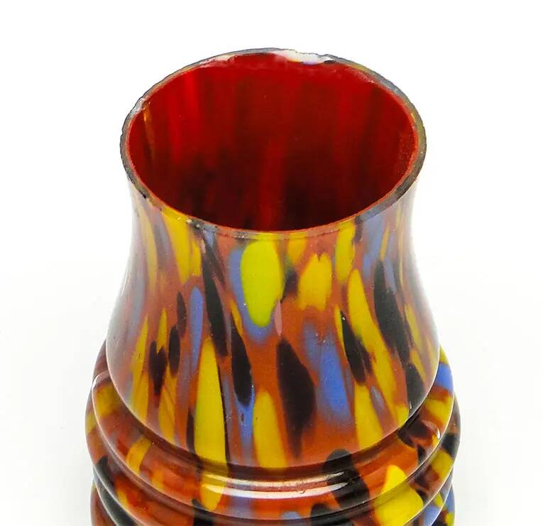 Vase en verre Spatterglass Art Déco, en verre, Tchécoslovaquie, années 1930