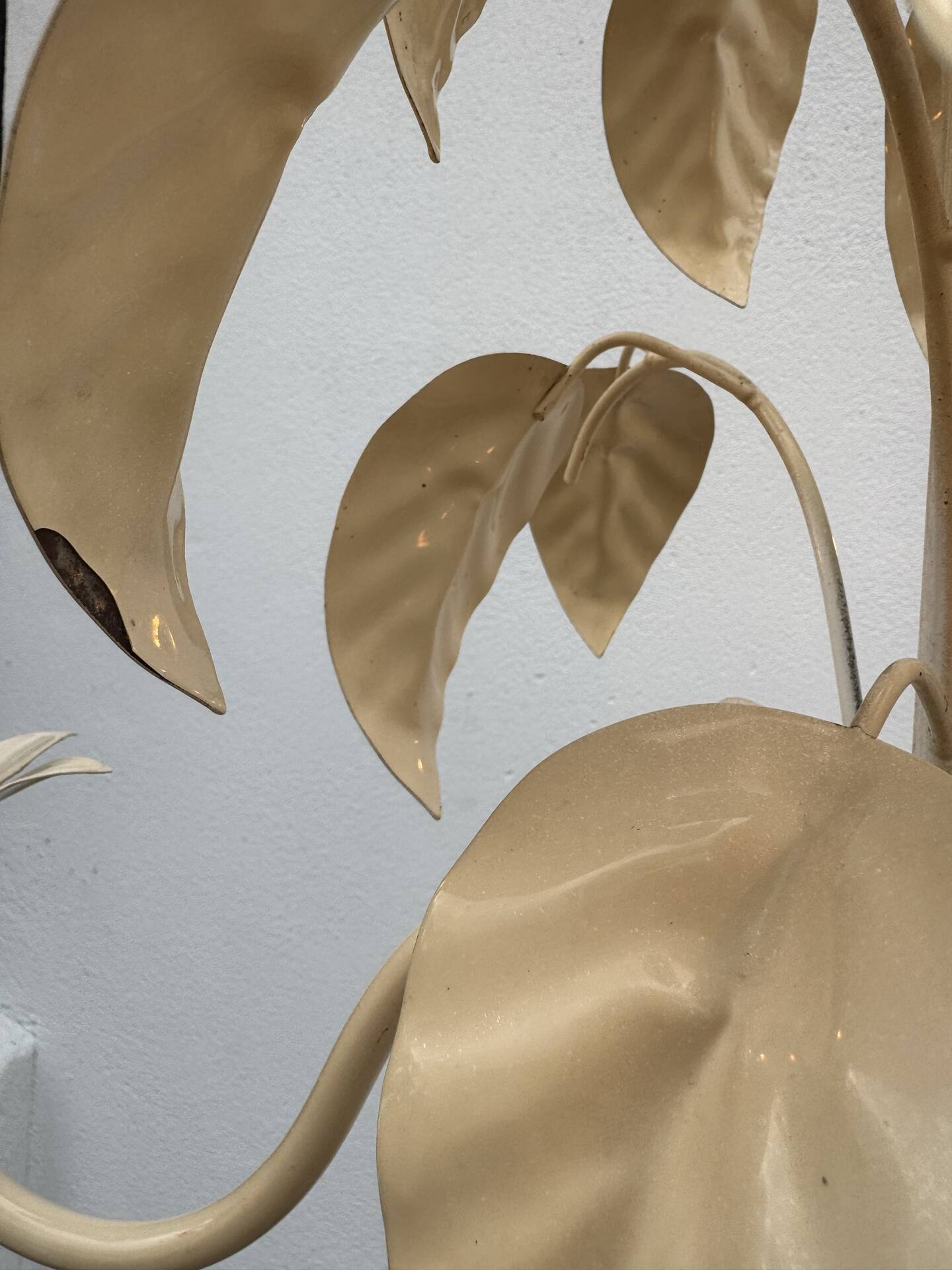 Lustre style florentin feuilles de tabac années 70