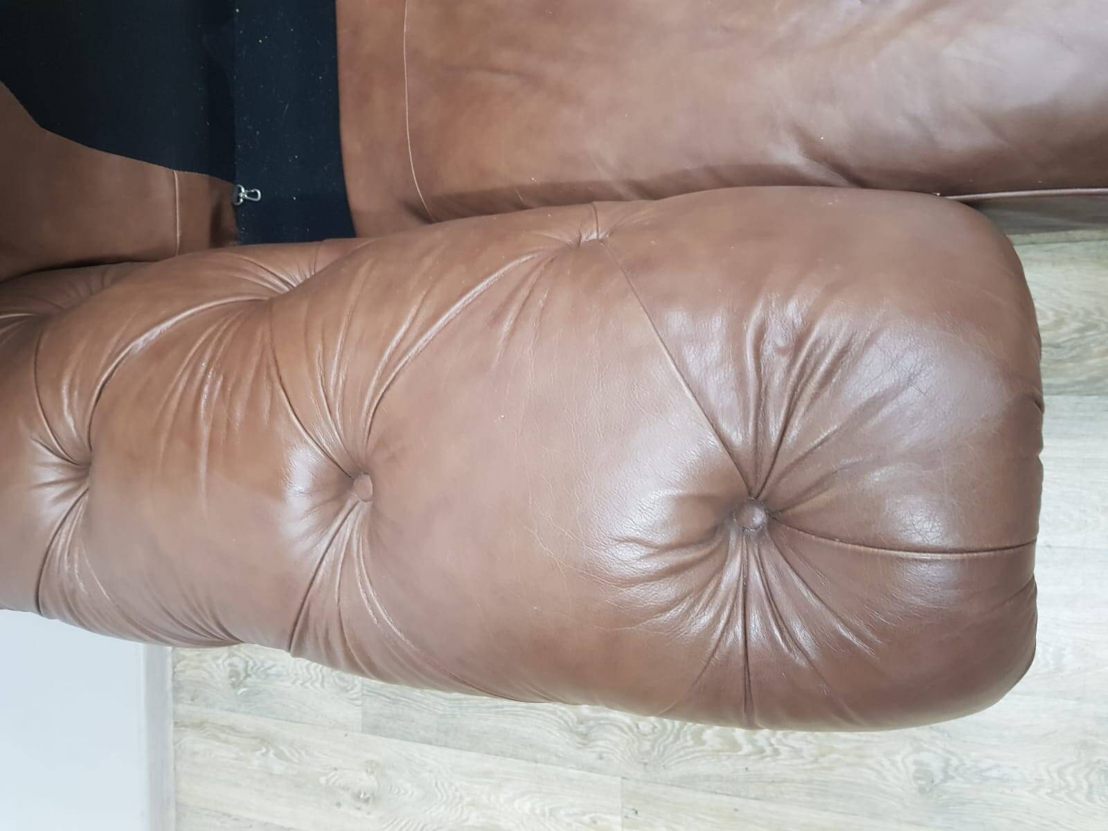 Mid-Century, Chesterfield sofa, natural leather