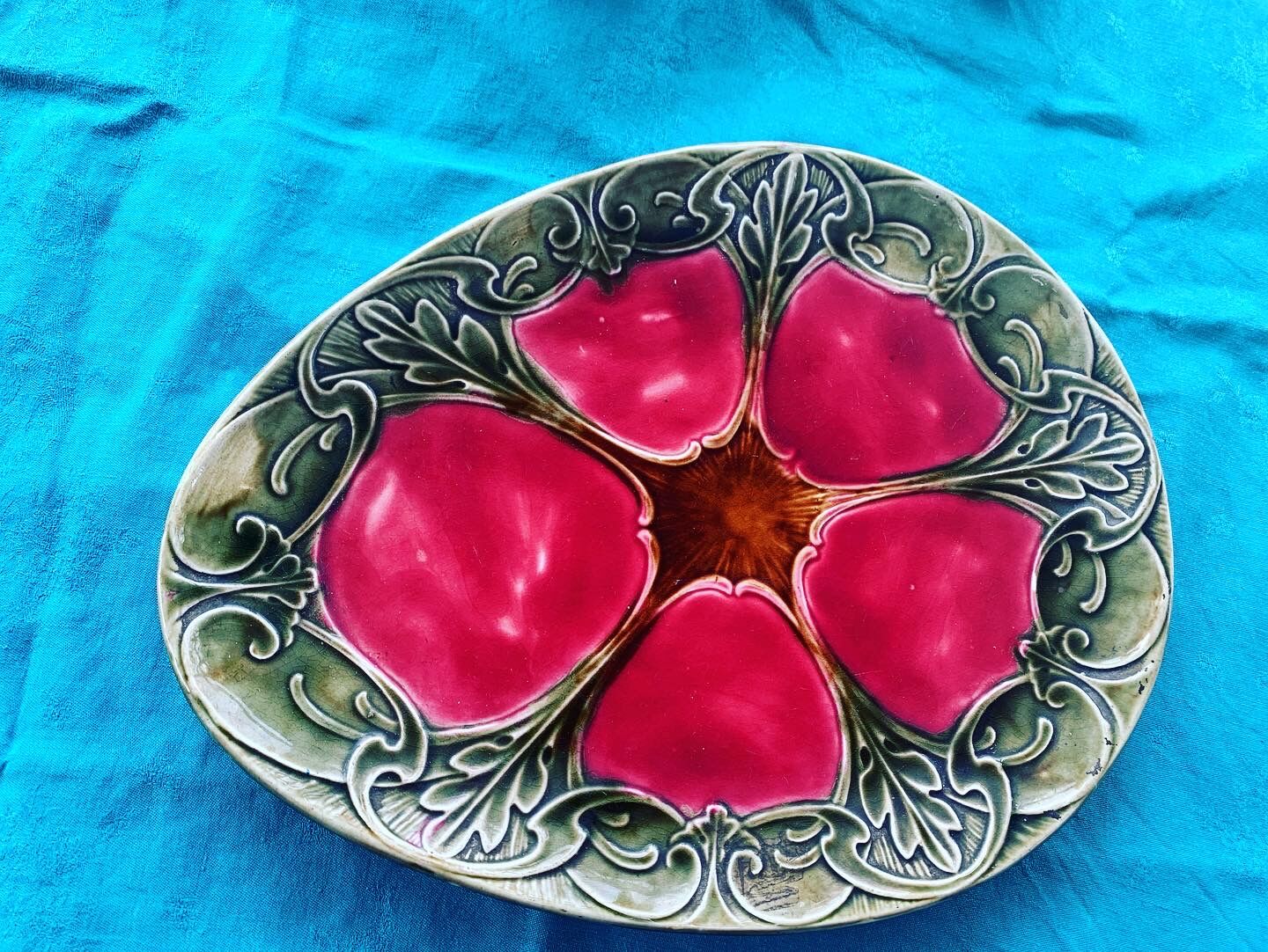 Set of art nouveau slurry consisting of a large dish and 3 small collector's jars