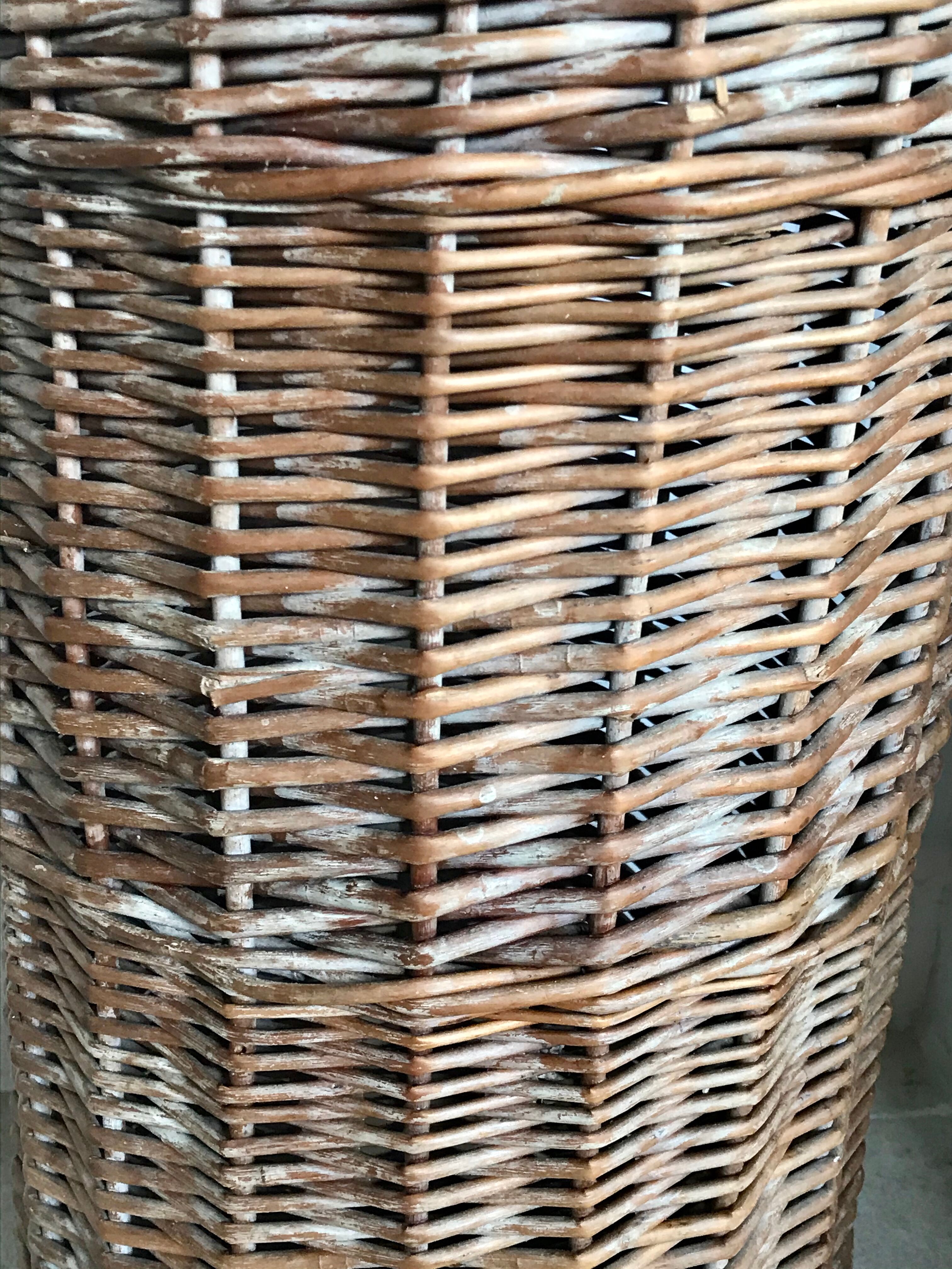 Vintage wicker basket 73cm