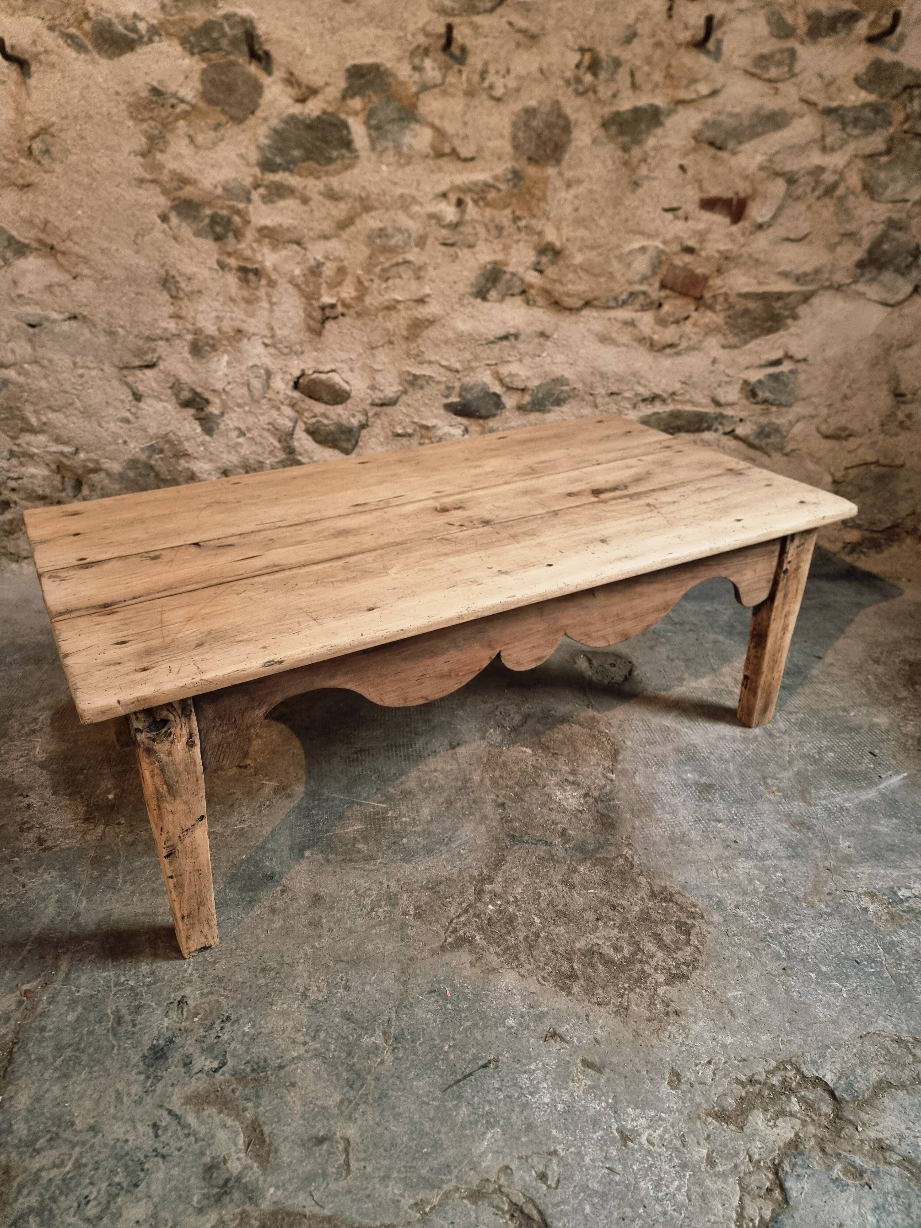 Antique French coffee table in pine with an oak skirt (18th–19th century)