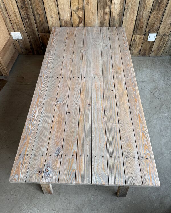 Table basse à tréteaux